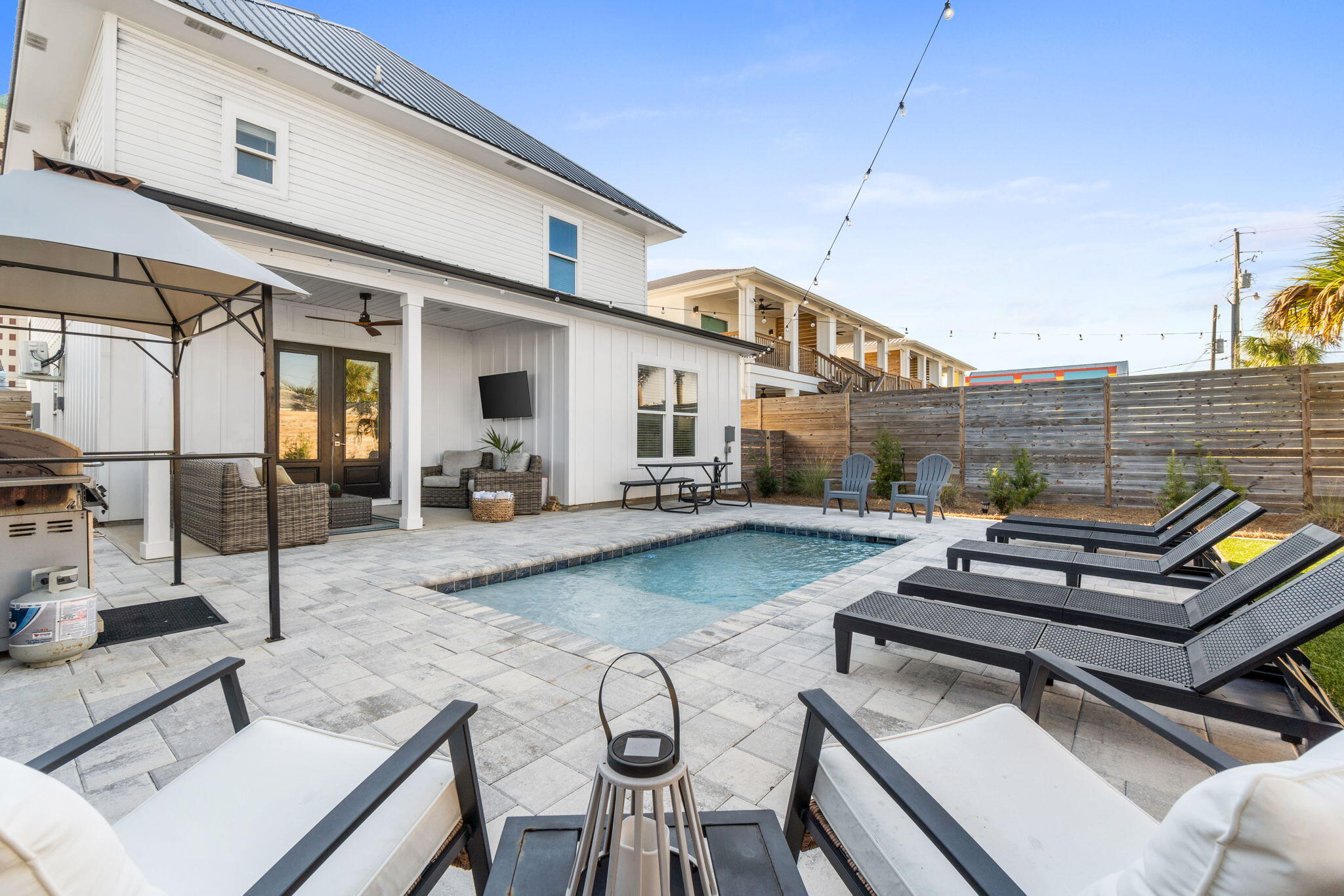 HOLIDAY BEACH UNIT 12 - Residential