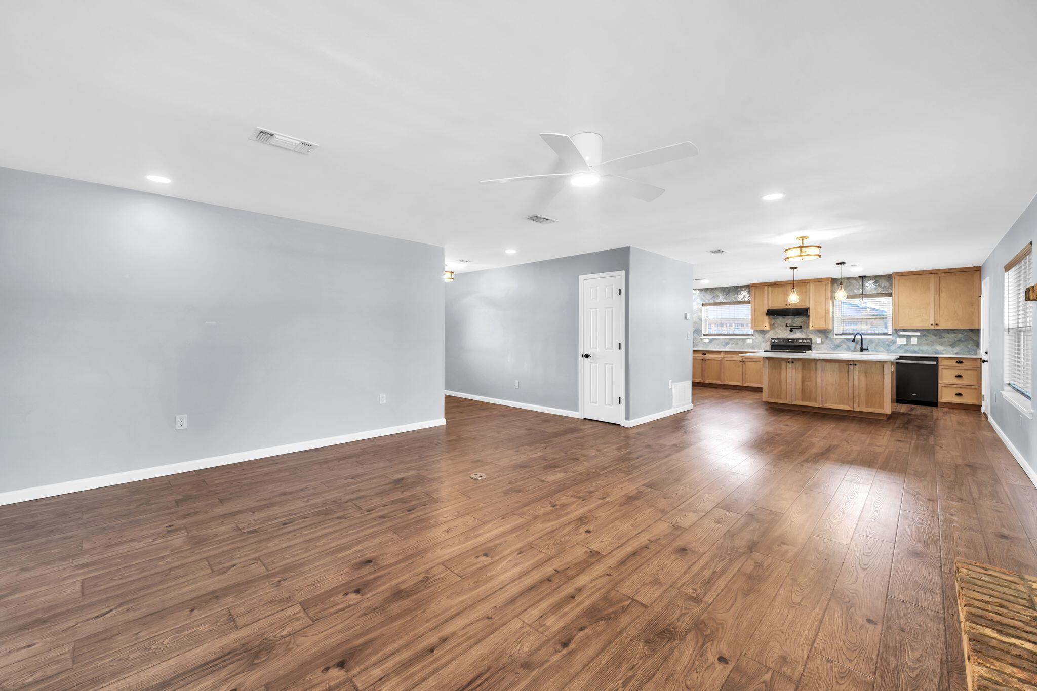 PALM ESTATES UNIT 4 - Residential