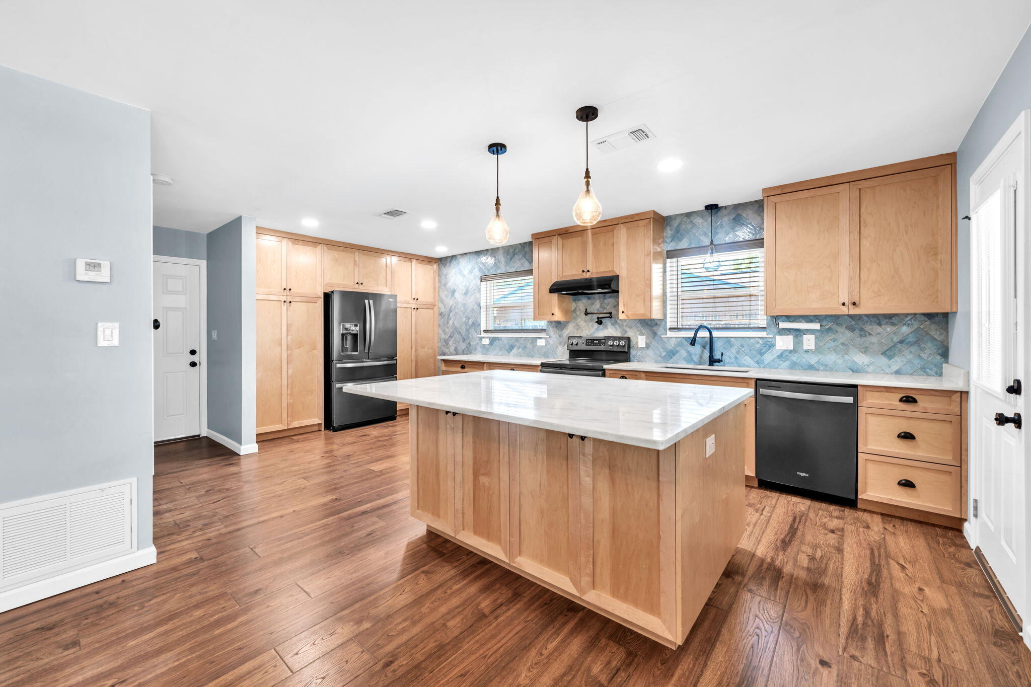 PALM ESTATES UNIT 4 - Residential