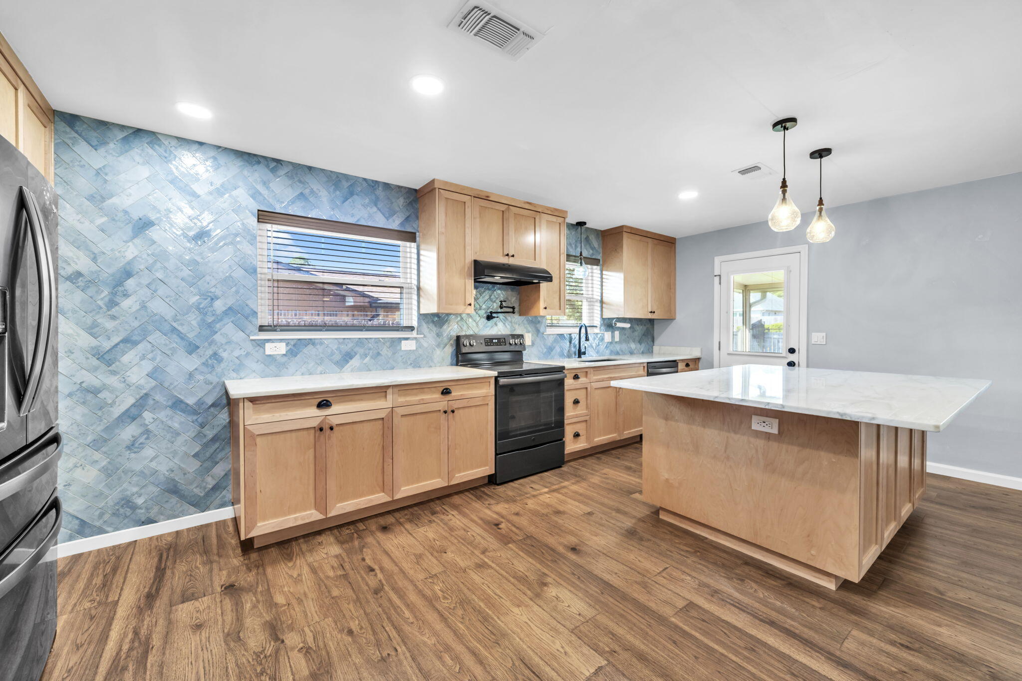 PALM ESTATES UNIT 4 - Residential