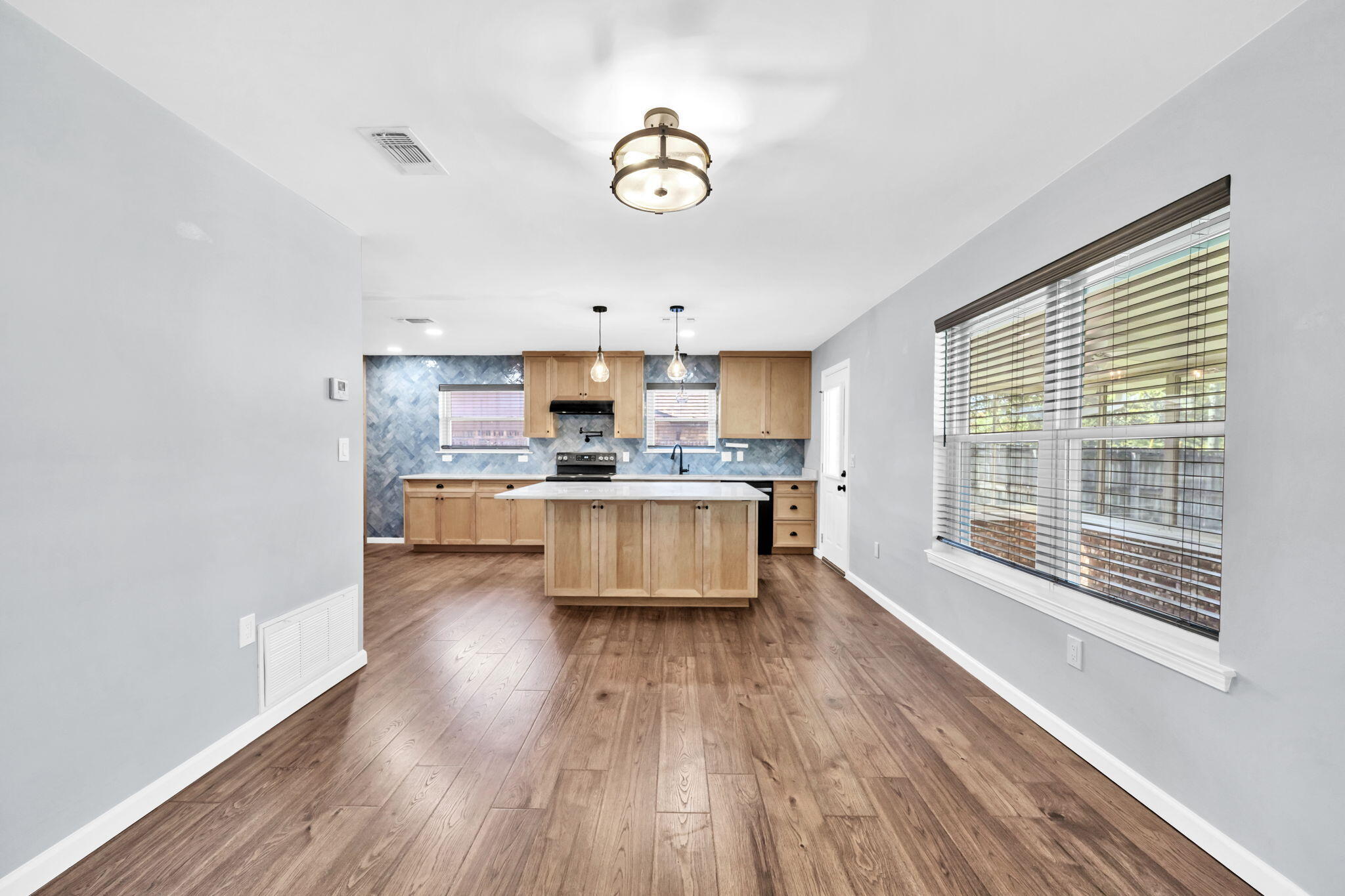 PALM ESTATES UNIT 4 - Residential