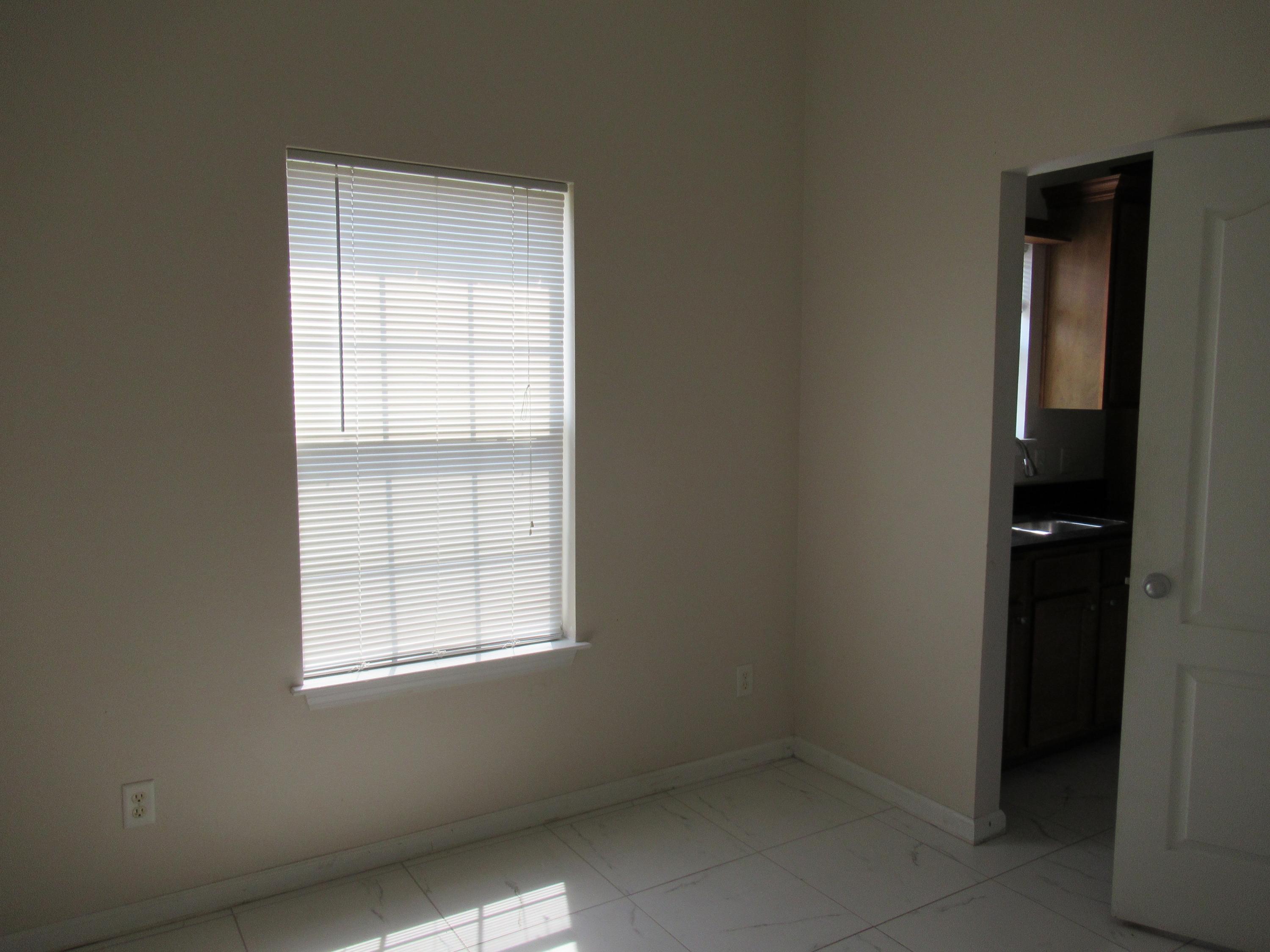 BRANDON OAKS 2ND ADD - Residential