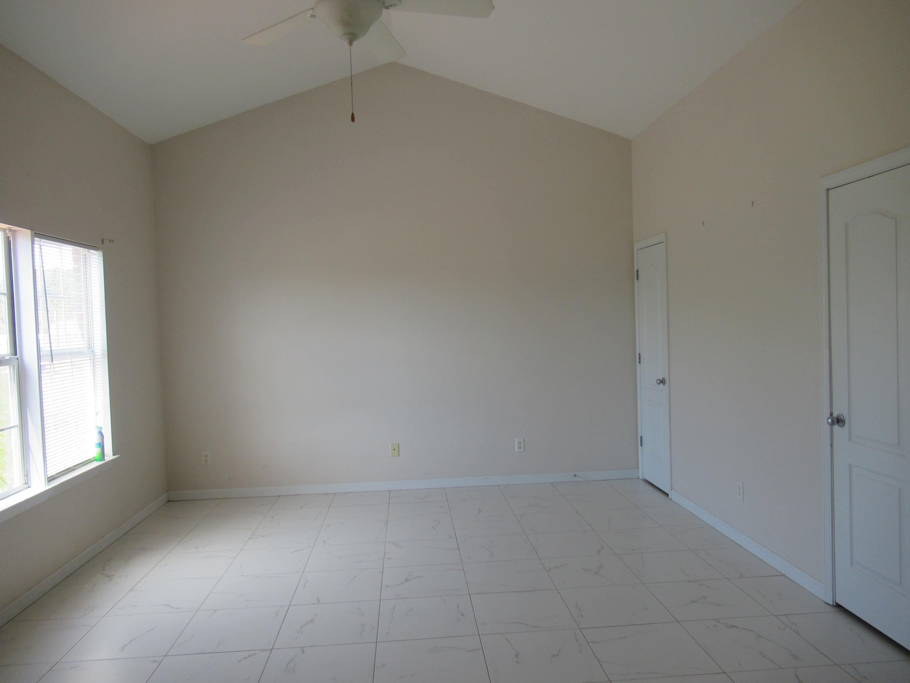 BRANDON OAKS 2ND ADD - Residential