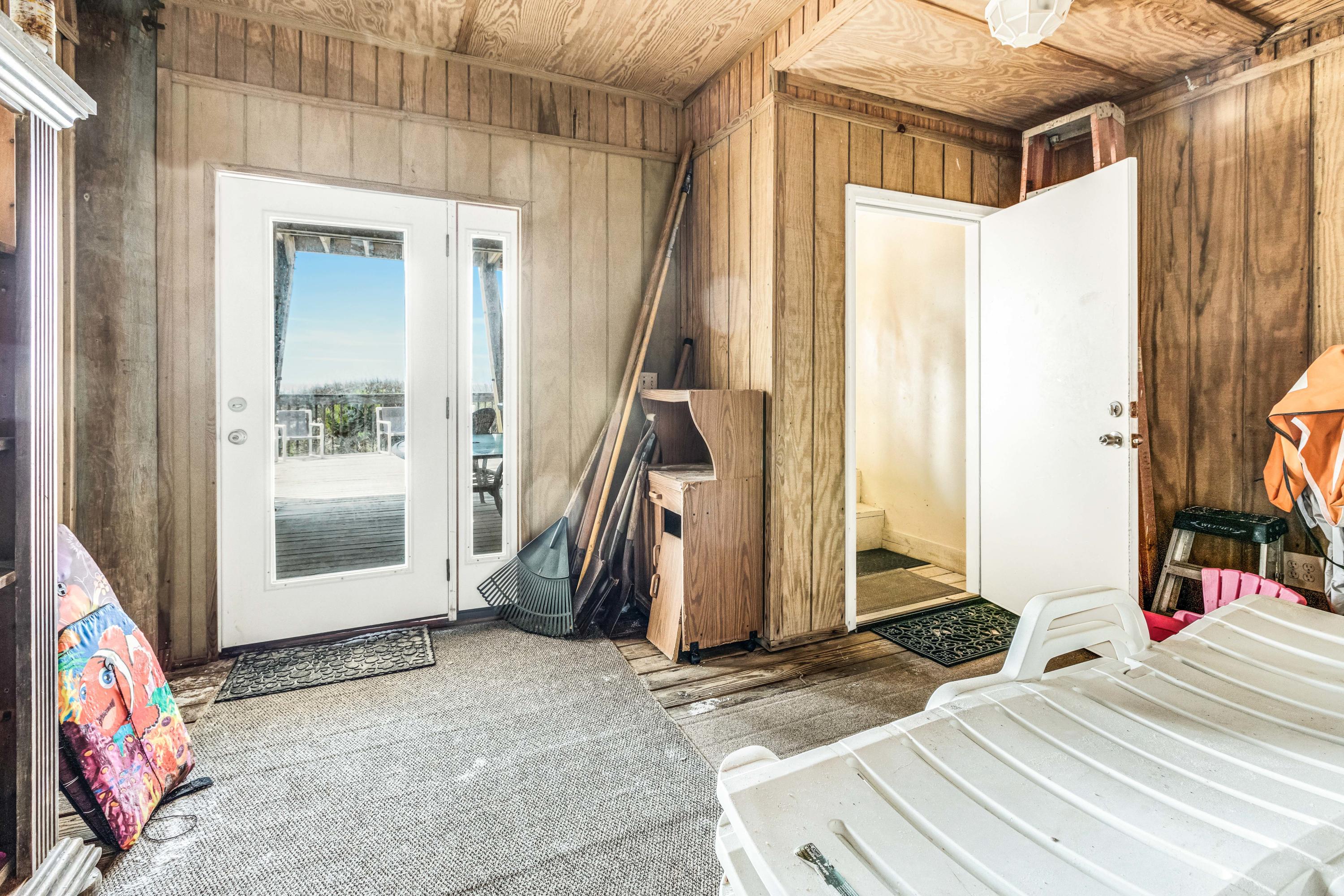 SANDDOLLAR TOWNHOMES - Residential