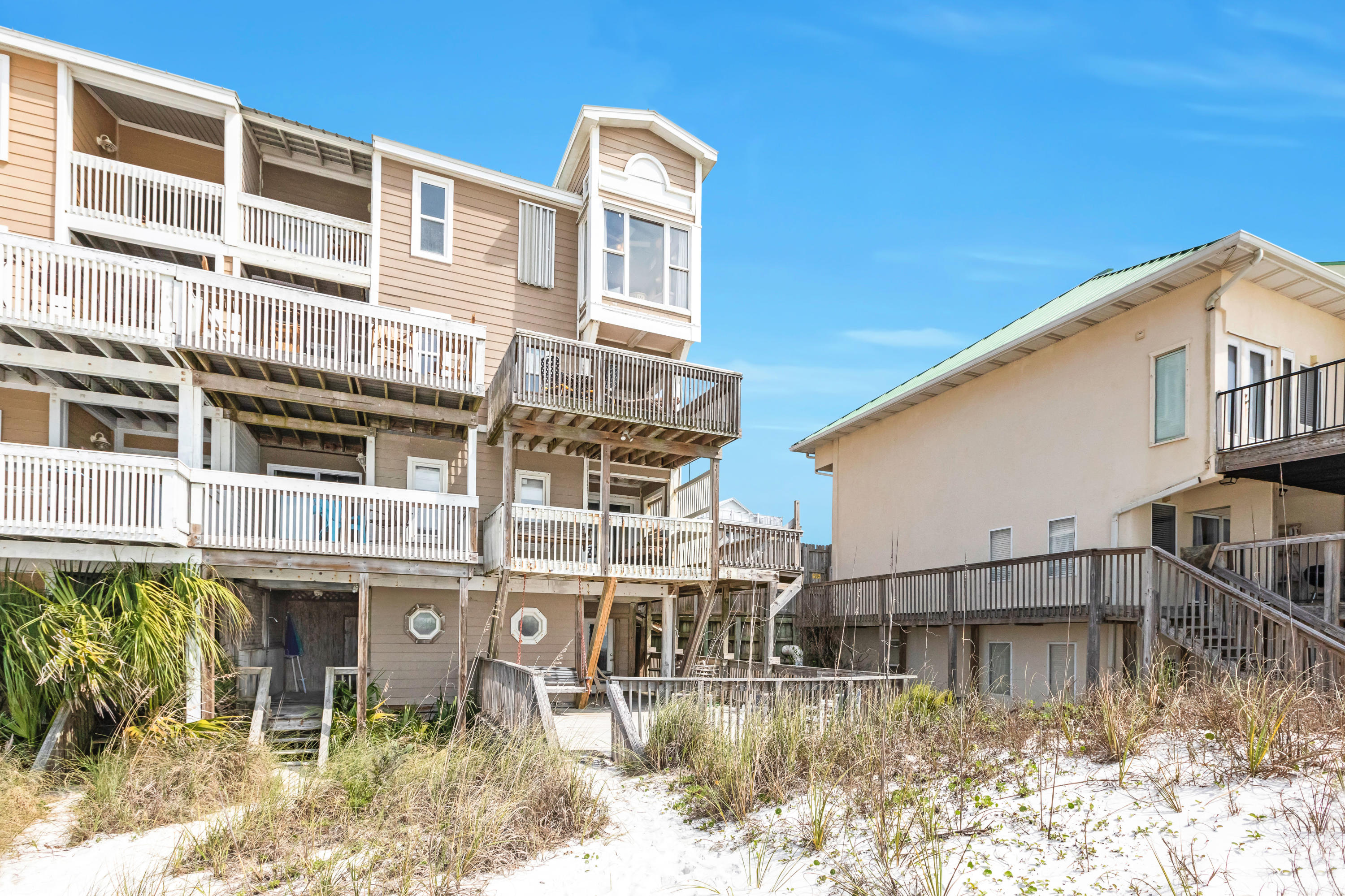 SANDDOLLAR TOWNHOMES - Residential