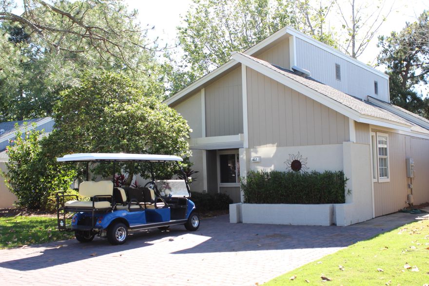 **ENTERED FOR COMP PURPOSES ONLY, THIS PROPERTY IS ALREADY UNDER CONTRACT BEFORE HIT MARKET**Large 2 Bedroom 2 Bathroom Linkside Villa. Extra Den can be used as a 3rd Bedroom or Office.  New Pavers on the front drive as you enter this spacious unit. All information and dimensions are by be verified by buyer  to buyers satisfaction