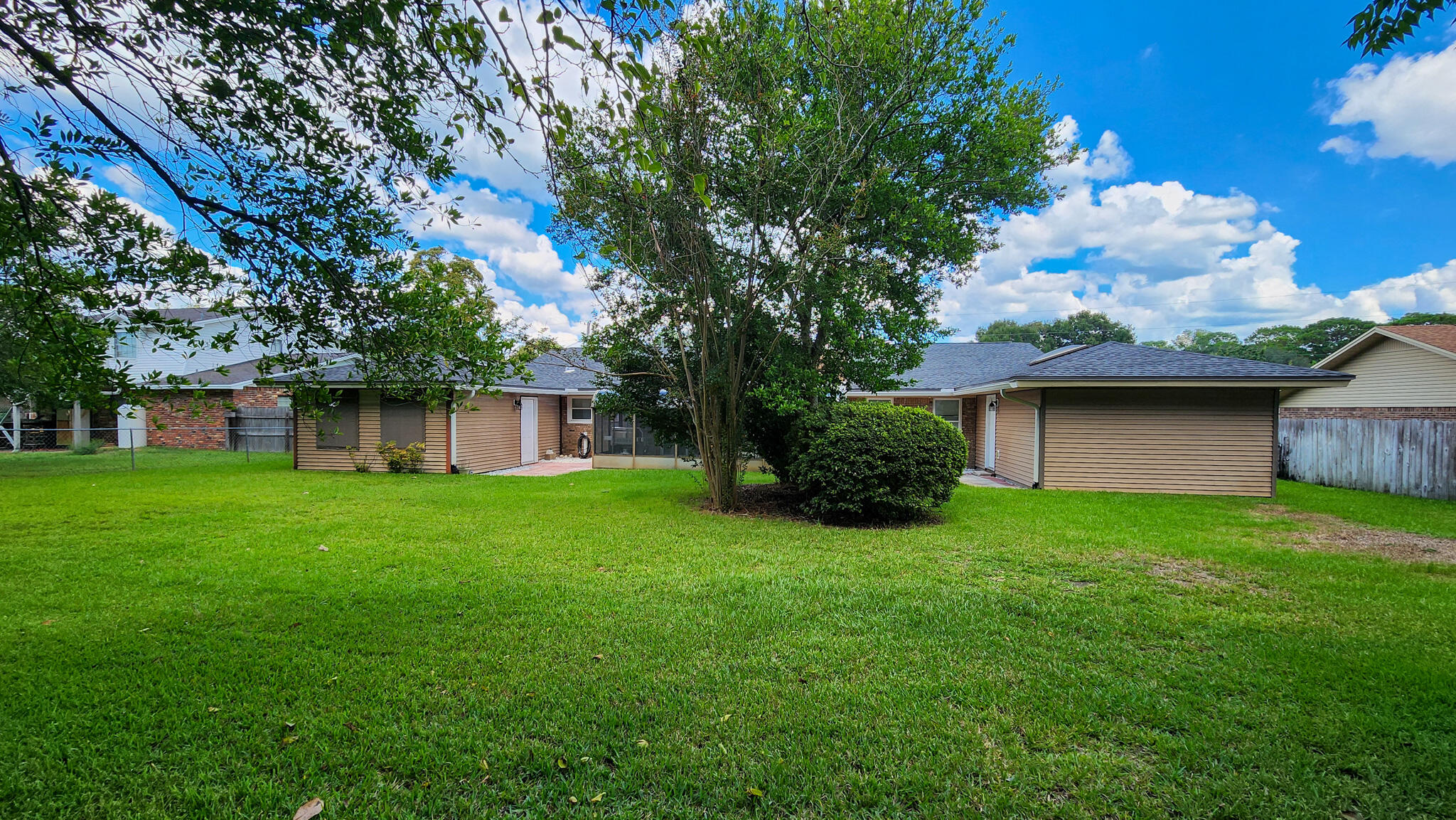 BAYOU POQUITO - Residential