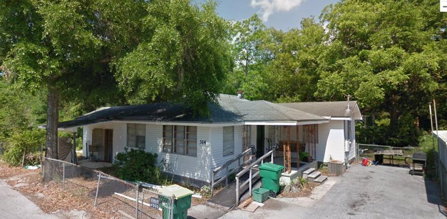 Solid fixer upper with great bones in the heart of Niceville! Classic wood floors, and large 700 sqft. garage/workshop with bay door make the perfect foundation for any new owner. A little yard work and TLC, and this property is ready for you.