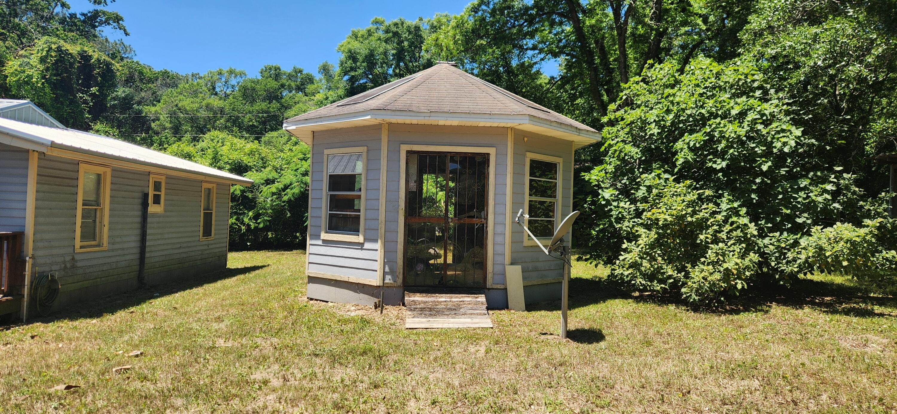 HUDSON ADDN TO CRESTVIEW - Residential