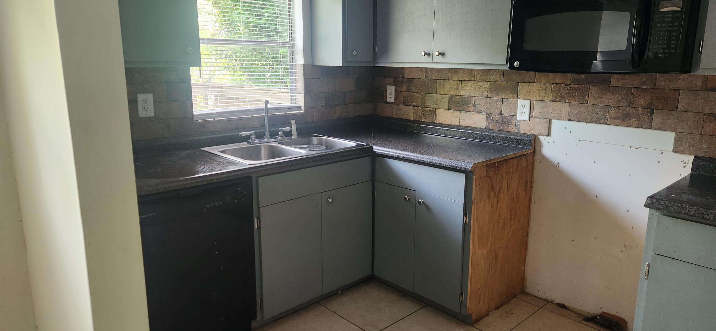 HUDSON ADDN TO CRESTVIEW - Residential