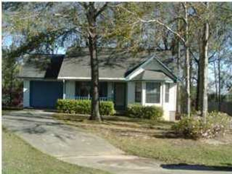 *** MILITARY DISCOUNT *** $700 / MONTH WITH MILITARY ID *** MILITARY DISCOUNT *** NICE HOME ON VERY QUITE DEAD END STREET. BACKYARD BACKS UP TO FARM, SO LOTS OF PRIVACY. NO SMOKING. SMALL PET ALLOWED WITH $250 NON-REFUNDABLE PET FEE. COMPLETELY NEW PAINT - CEILINGS AND WALLS. ALL NEW FLOORING THROUGHOUT COMPLETE HOME. NEW TILE IN KITCHEN AND BATHROOM. NEW CARPET IN BOTH BEDROOMS. ALL NEW HARDWOOD FLOORING THROUGHOUT REST OF HOME INCLUDING LIVING AREA, DINING ROOM, AND HALLWAY. ALL NEW APPLIANCES INCLUDING DISHWASHER, STOVE/OVEN, AND REFRIGERATOR. NEW BATHROOM FIXTURES. BAY WINDOW IN MASTER BEDROOM, CATHEDRAL CEILING IN LIVING ROOM AND MASTER BEDROOM WITH WOOD BEAMS. 1 CAR GARAGE AND LONG DRIVEWAY. MORE PICTURES AS RENOVATION IS COMPLETE.