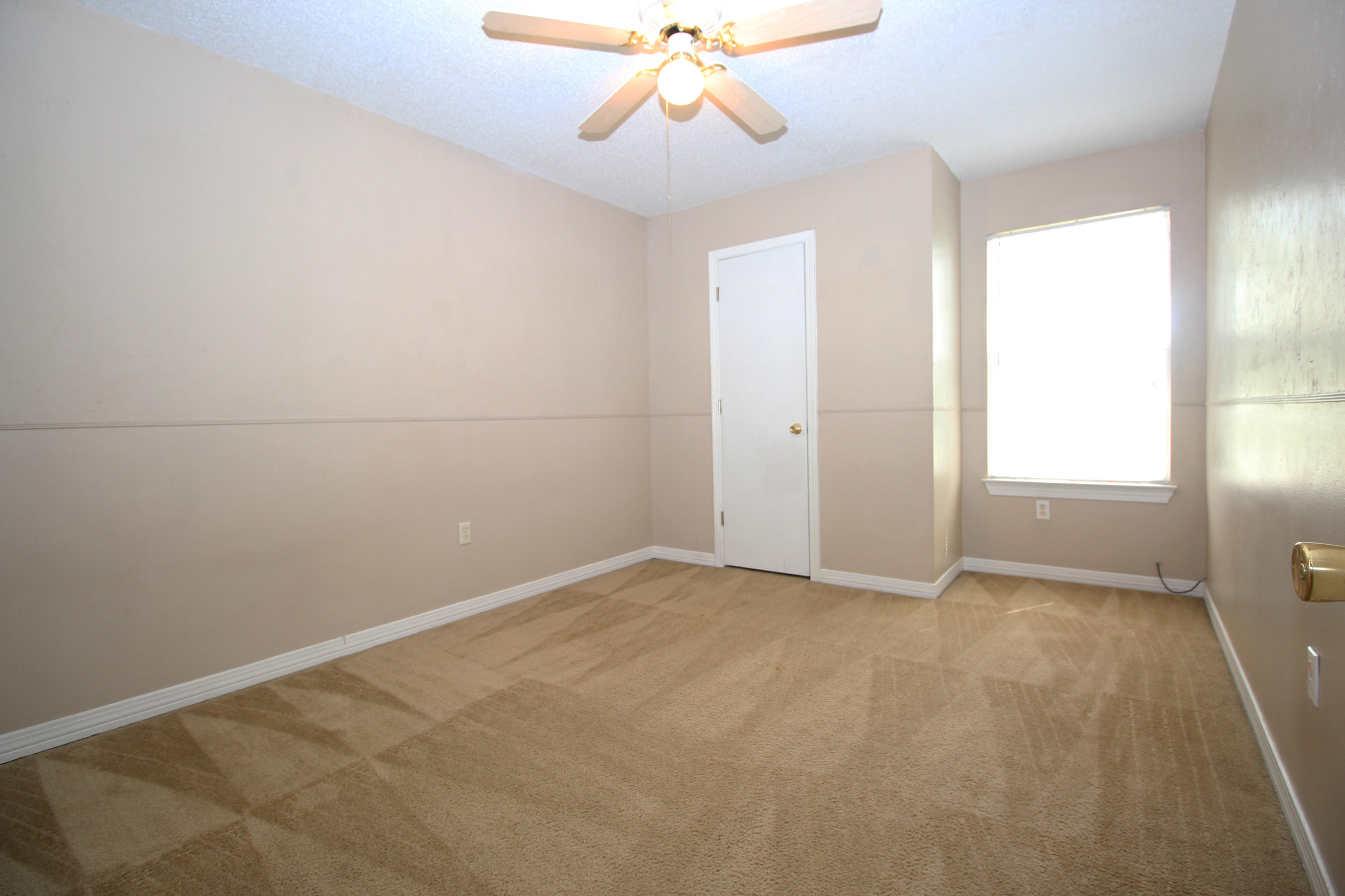 SCHNEIDER DRIVE T/H - Residential