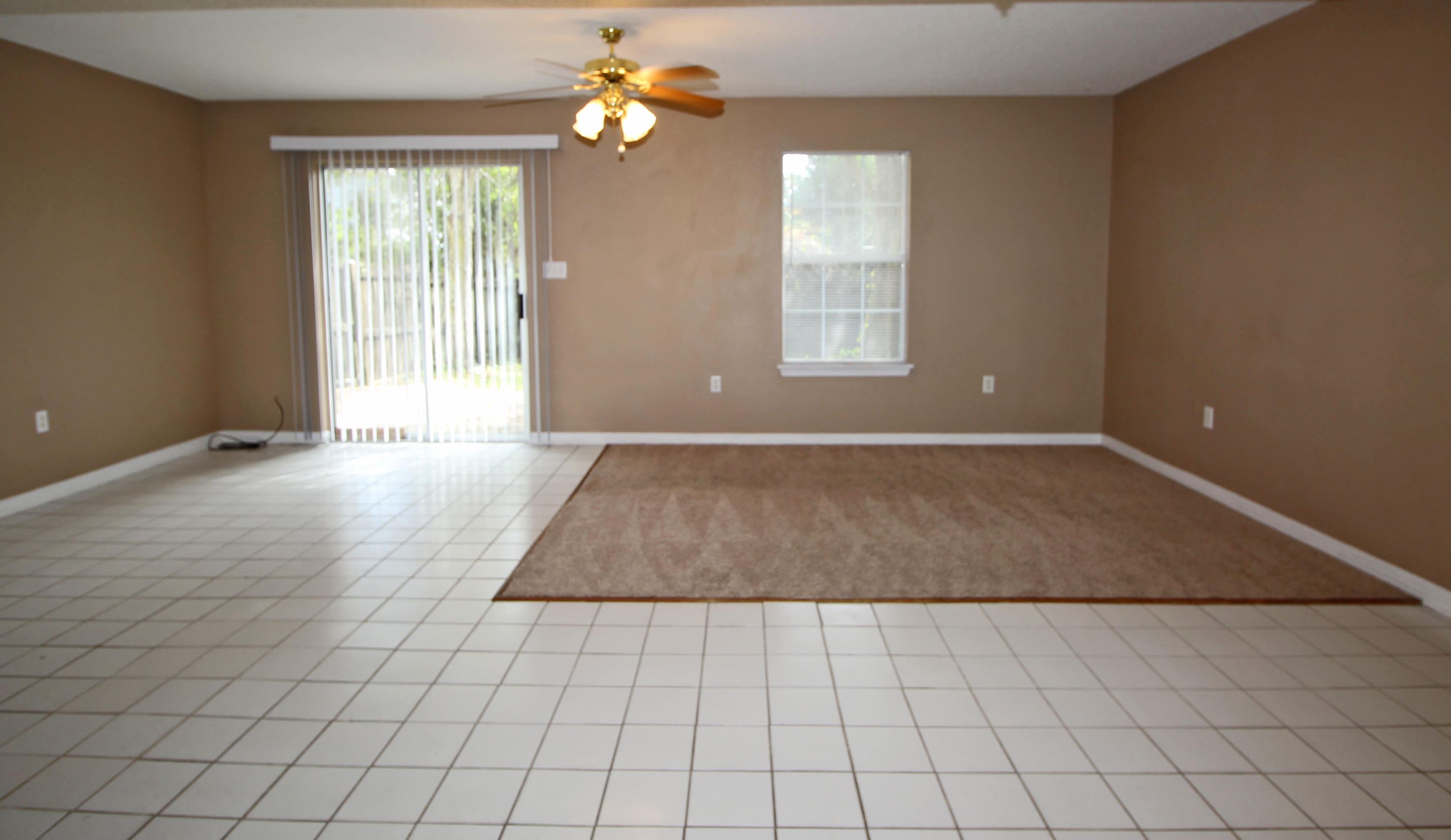 SCHNEIDER DRIVE T/H - Residential