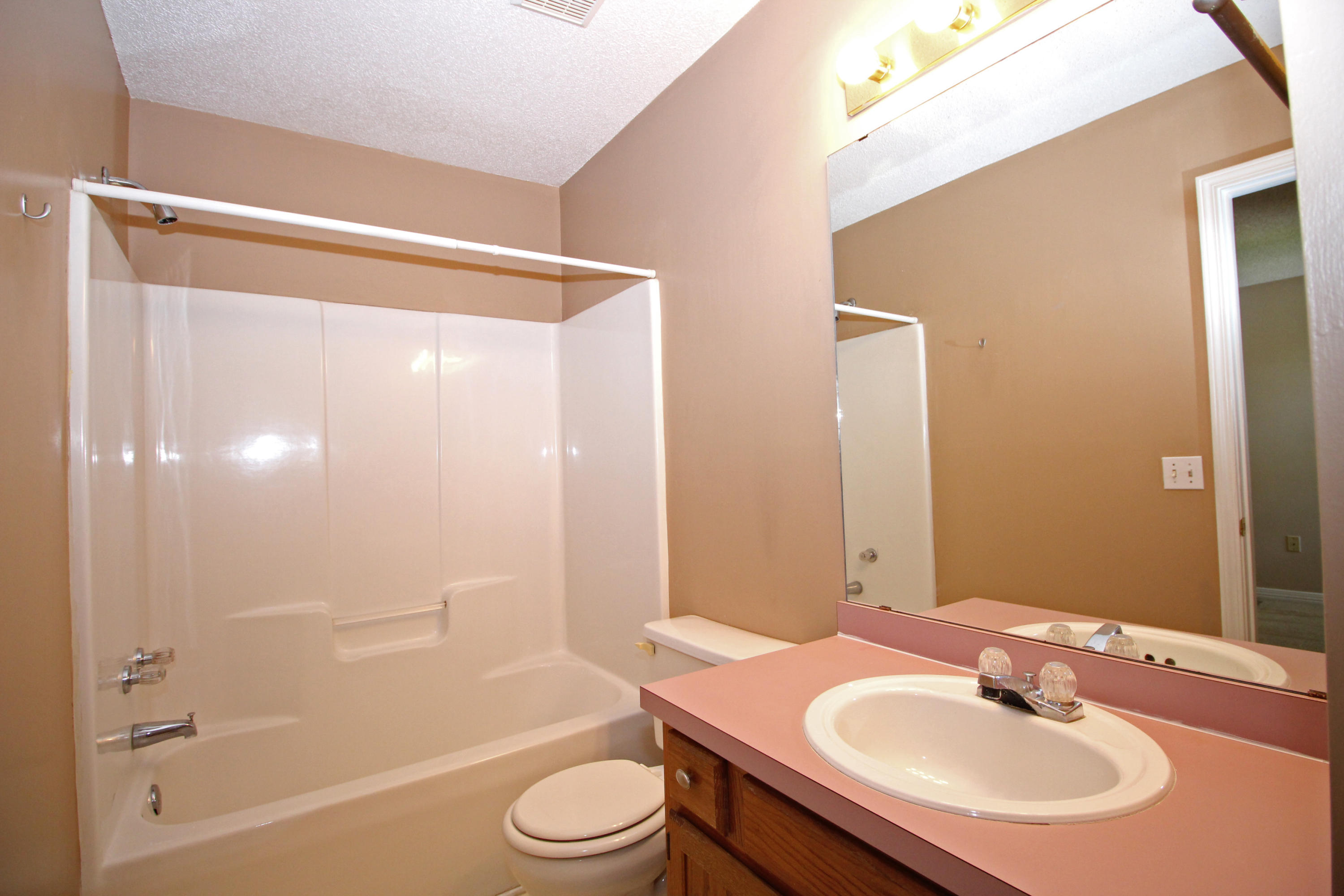 SCHNEIDER DRIVE T/H - Residential