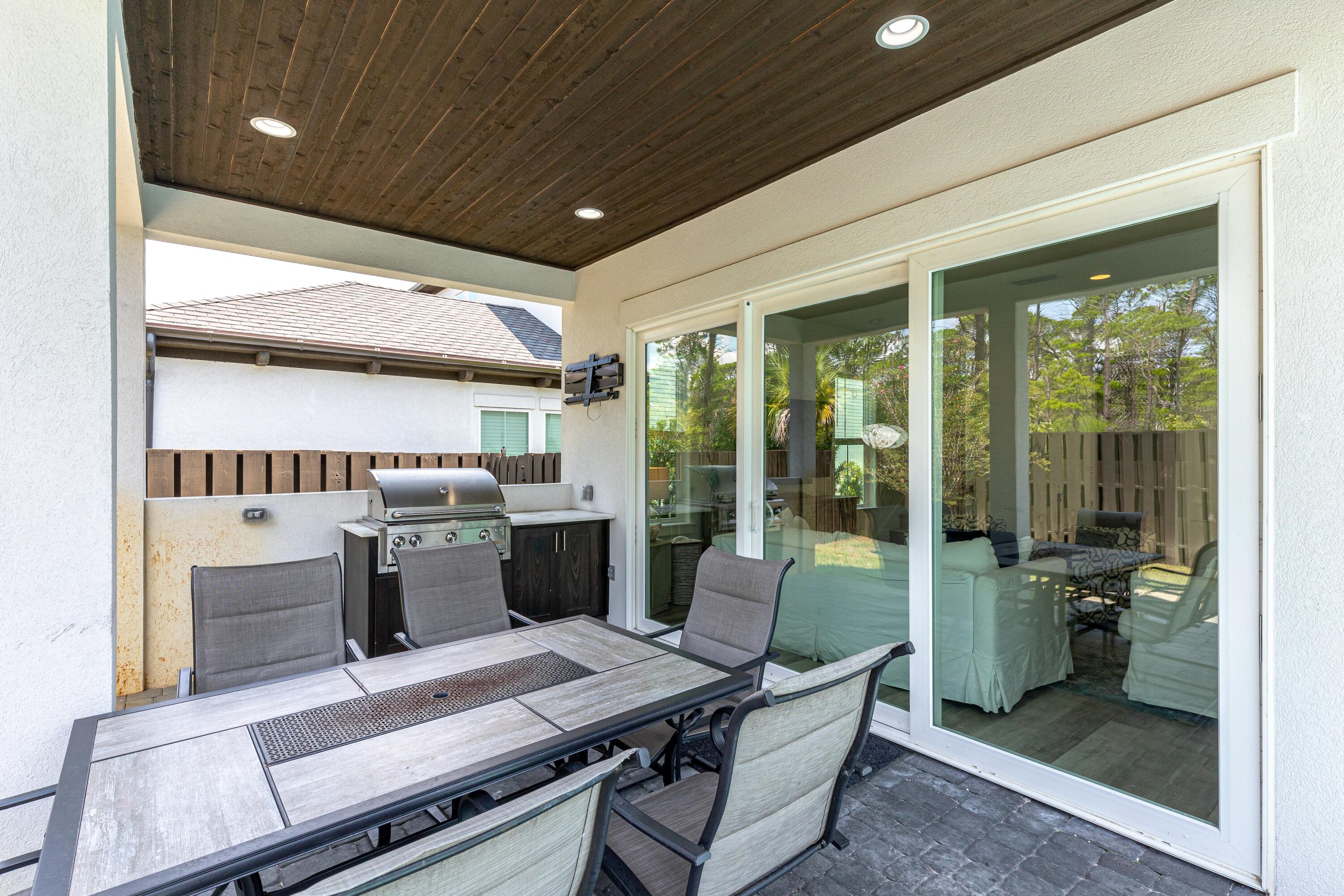 SANTA ROSA RETREAT - Residential