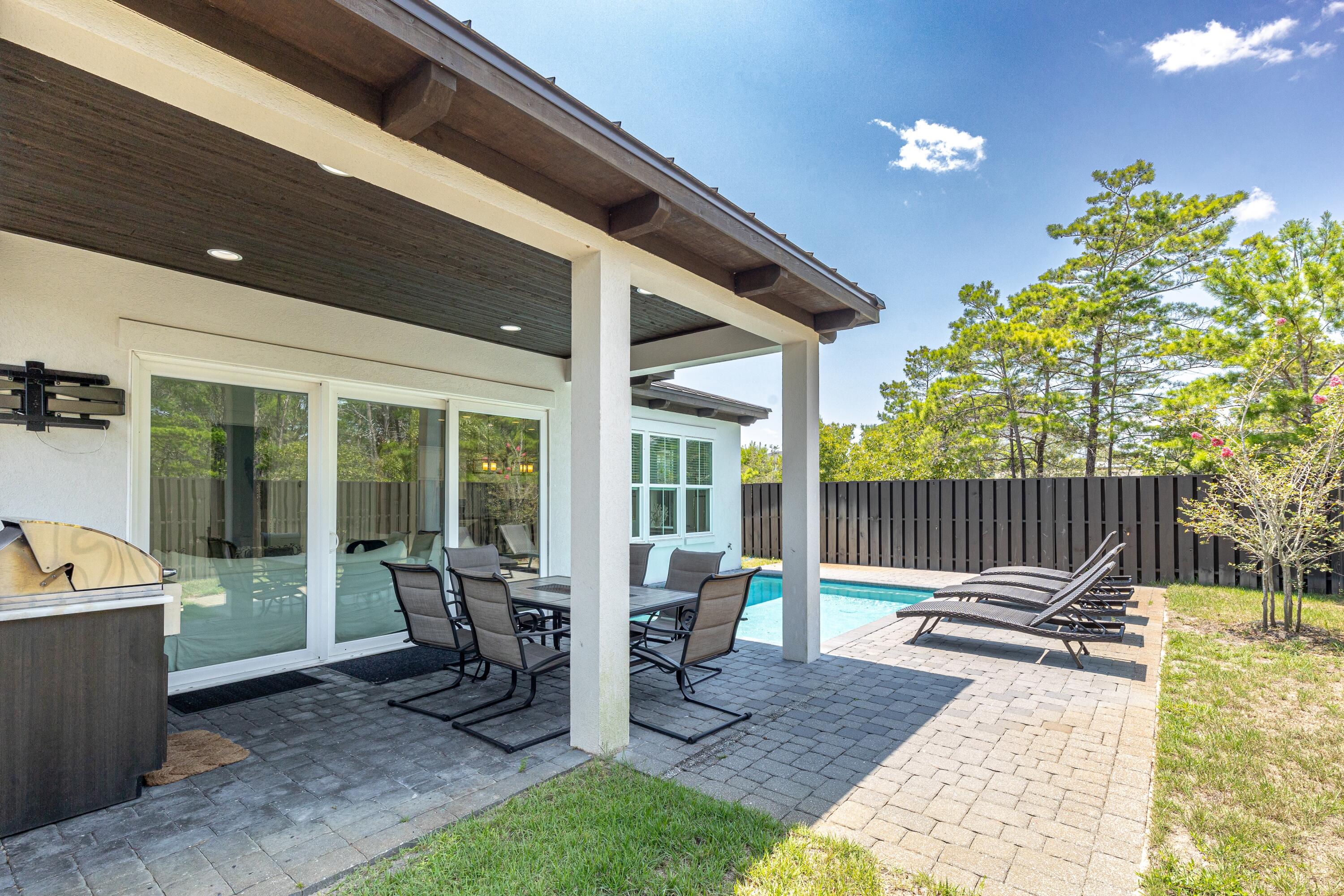 SANTA ROSA RETREAT - Residential