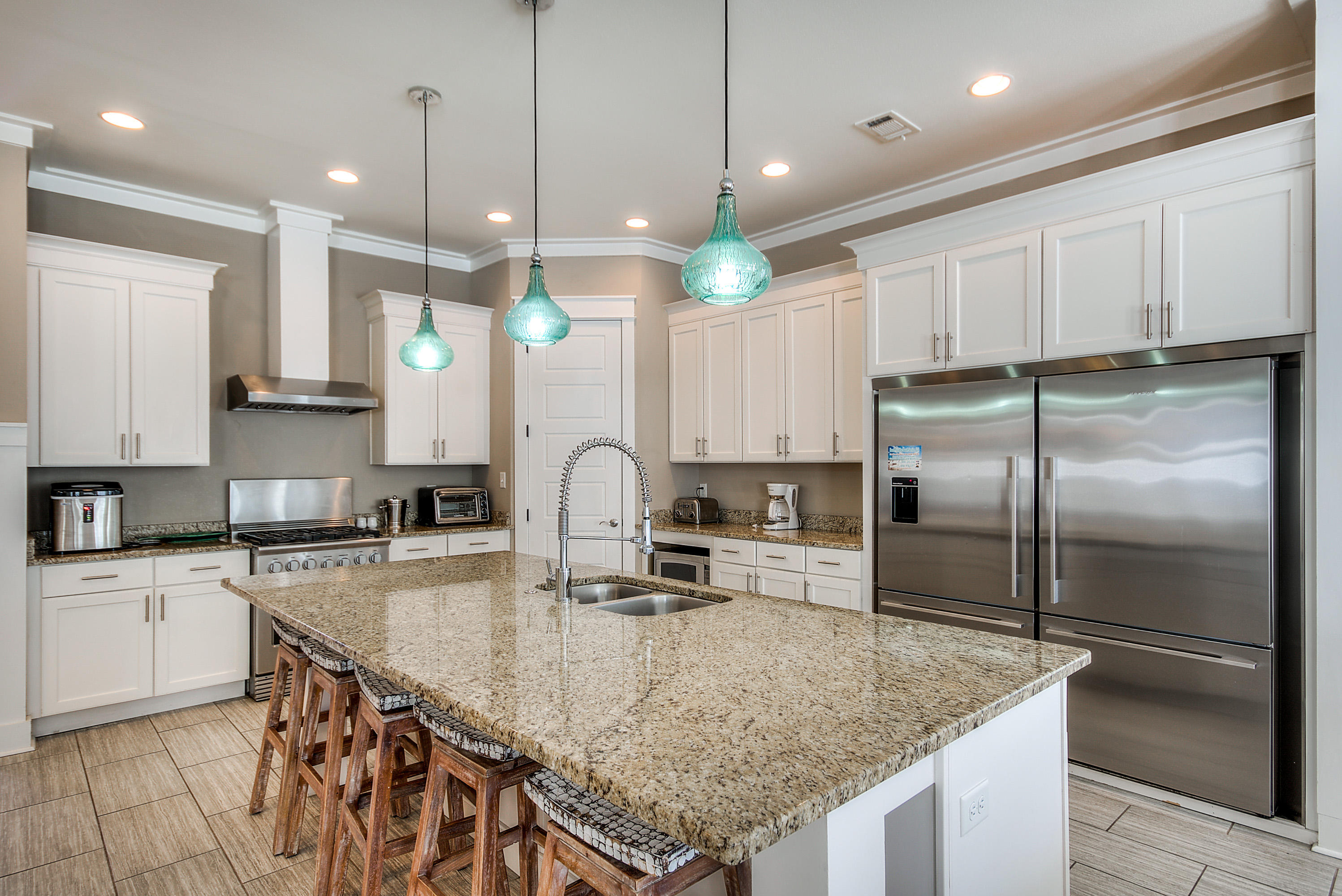 GULF SHORE MANOR - Residential