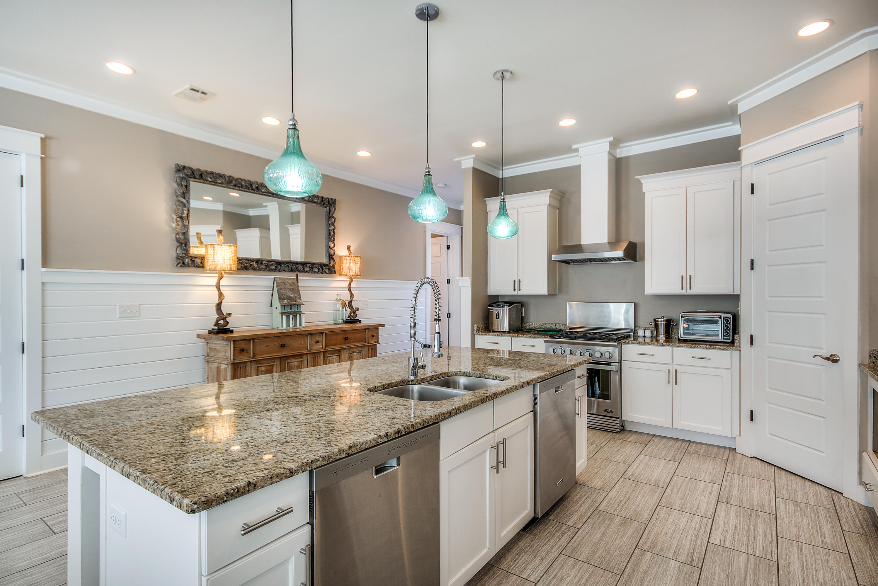 GULF SHORE MANOR - Residential