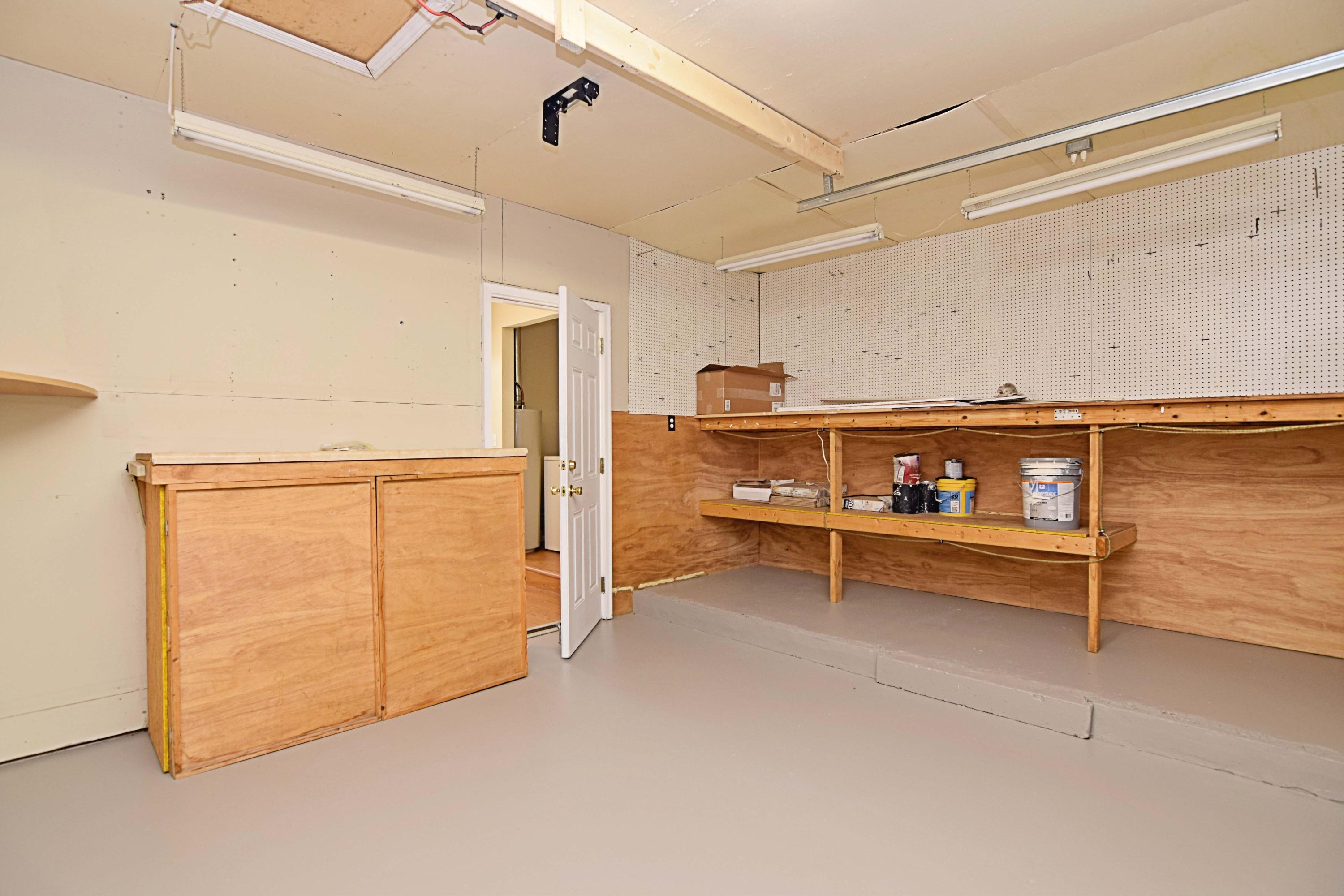 PINECREST HILLS - Residential Lease