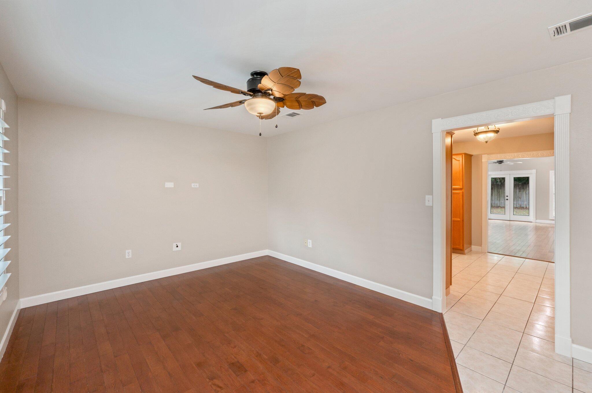 VALPARAISO PINECREST 6 - Residential