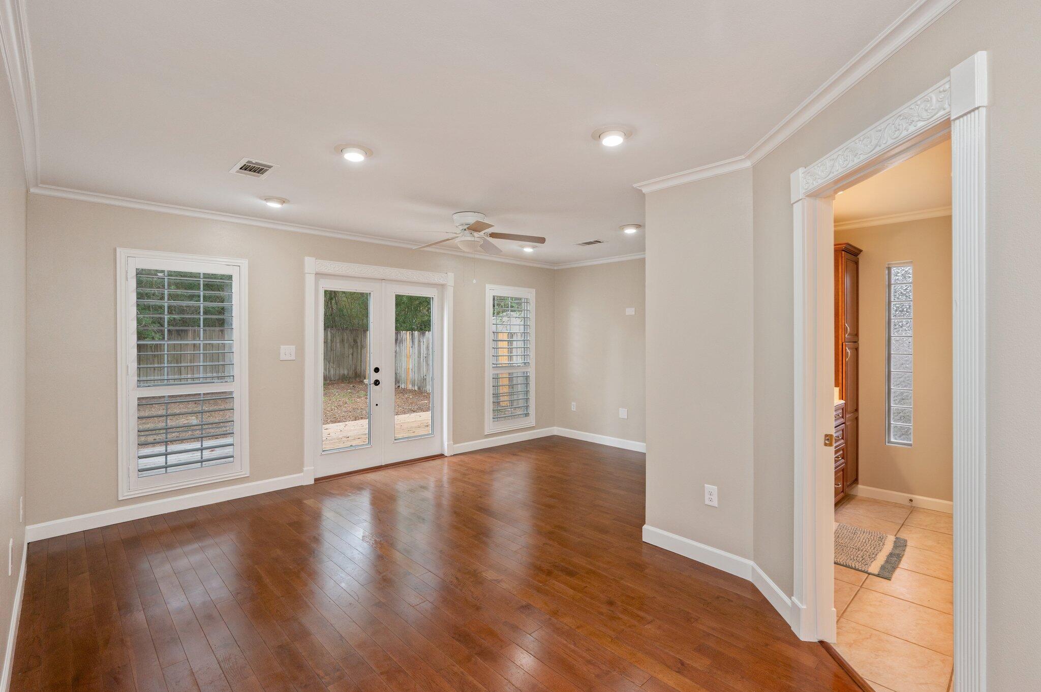 VALPARAISO PINECREST 6 - Residential