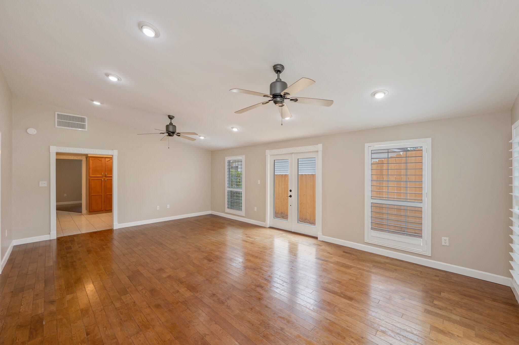 VALPARAISO PINECREST 6 - Residential