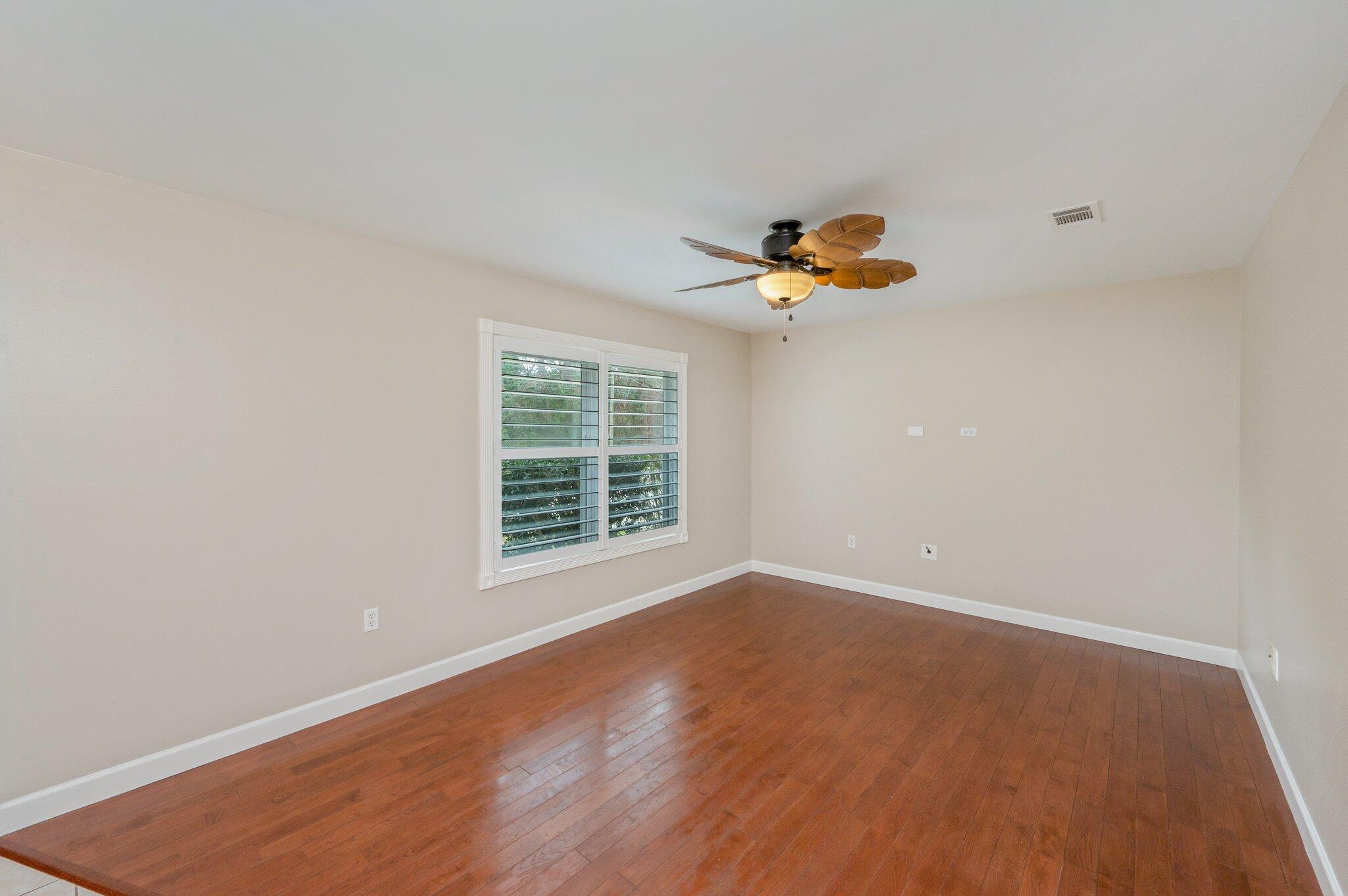 VALPARAISO PINECREST 6 - Residential