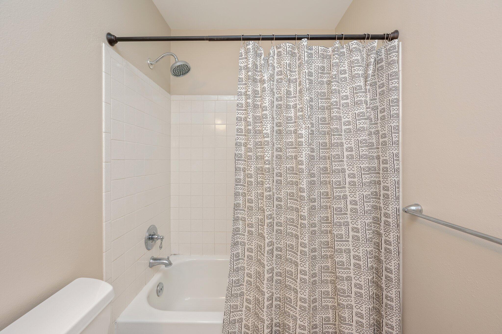 VALPARAISO PINECREST 6 - Residential