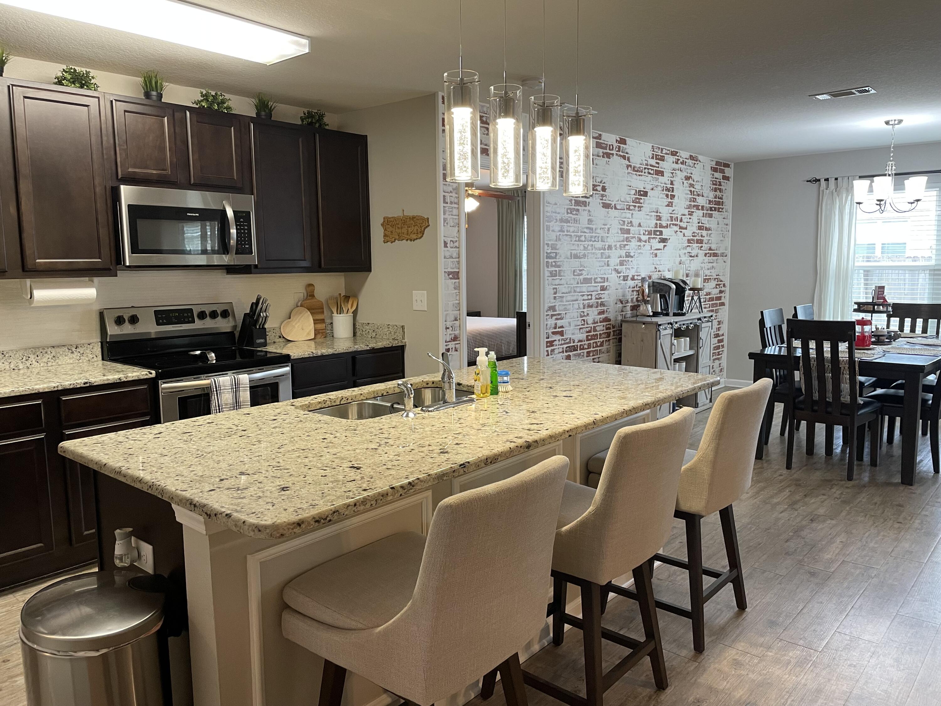 Redstone Commons - Residential Lease