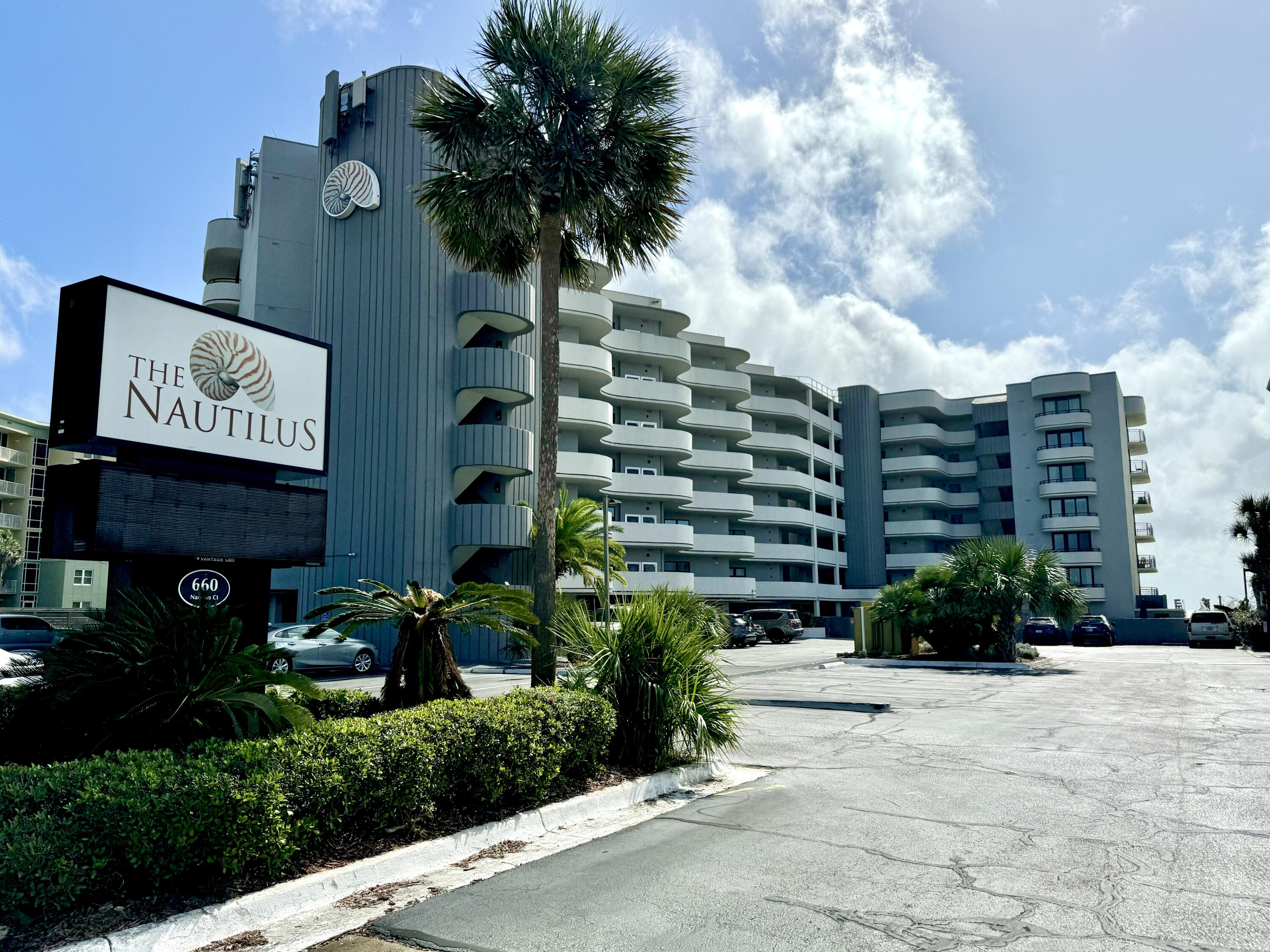 NAUTILUS CONDO - Residential