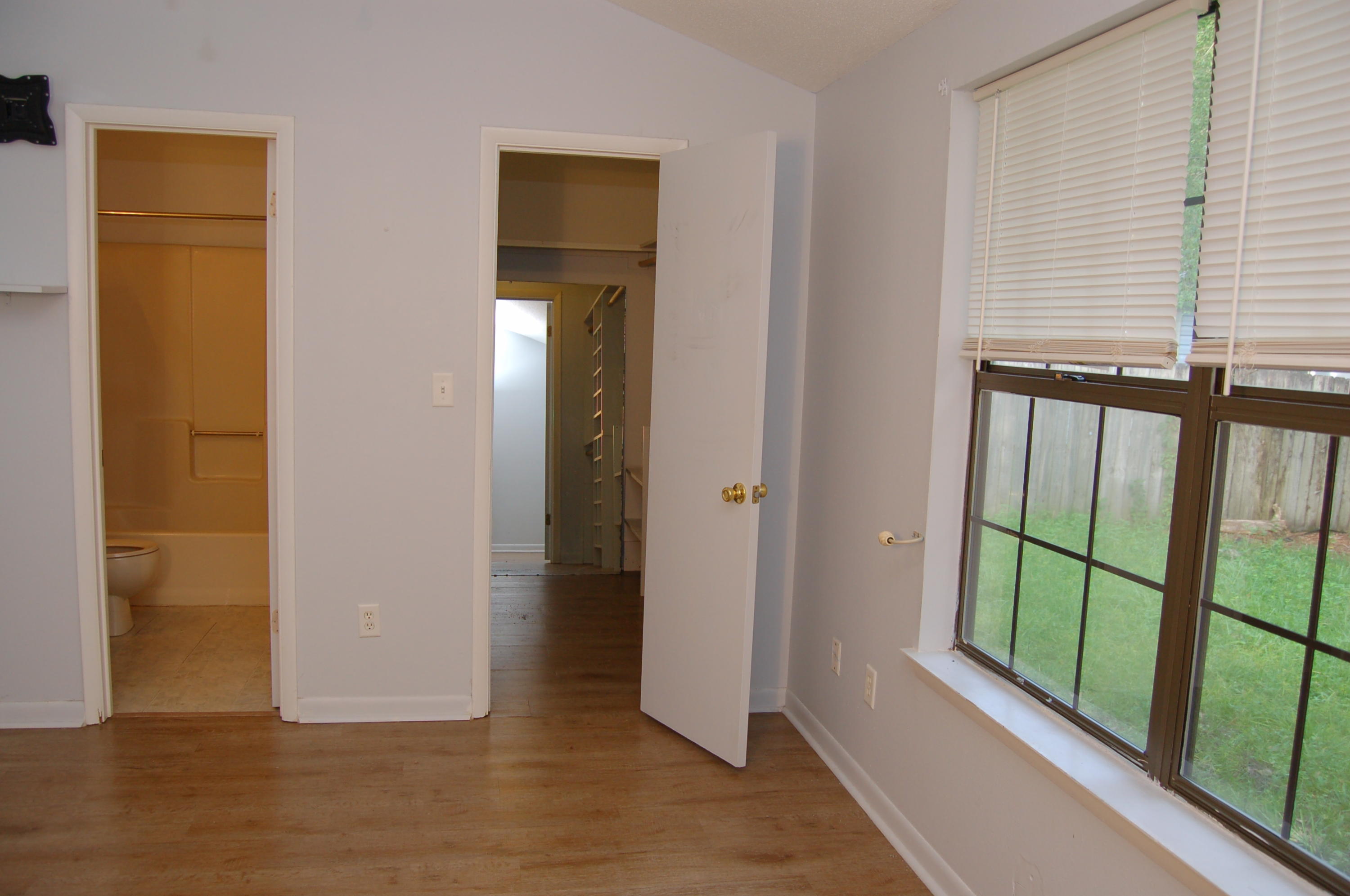 PINE MEADOWS - Residential