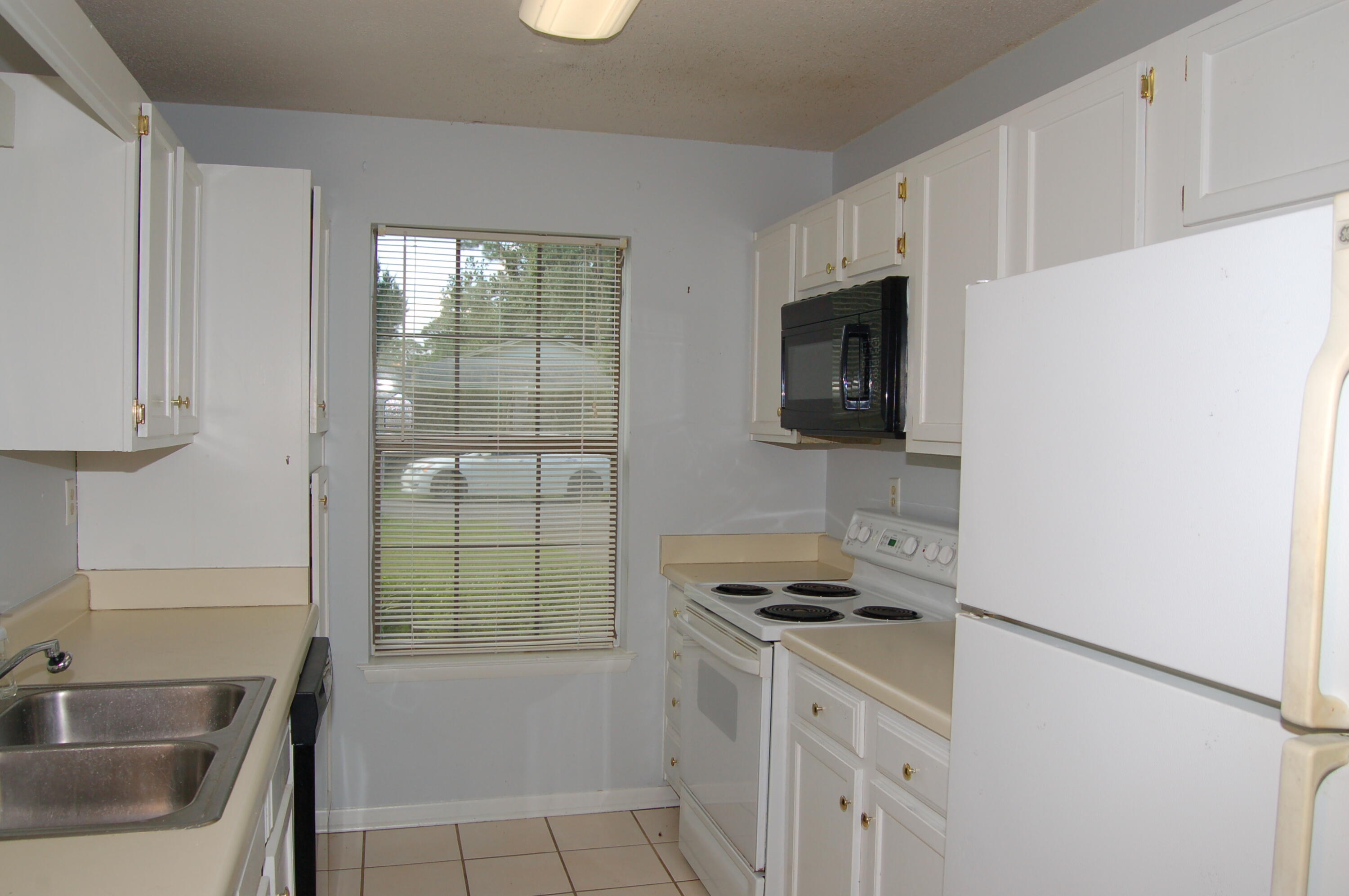 PINE MEADOWS - Residential