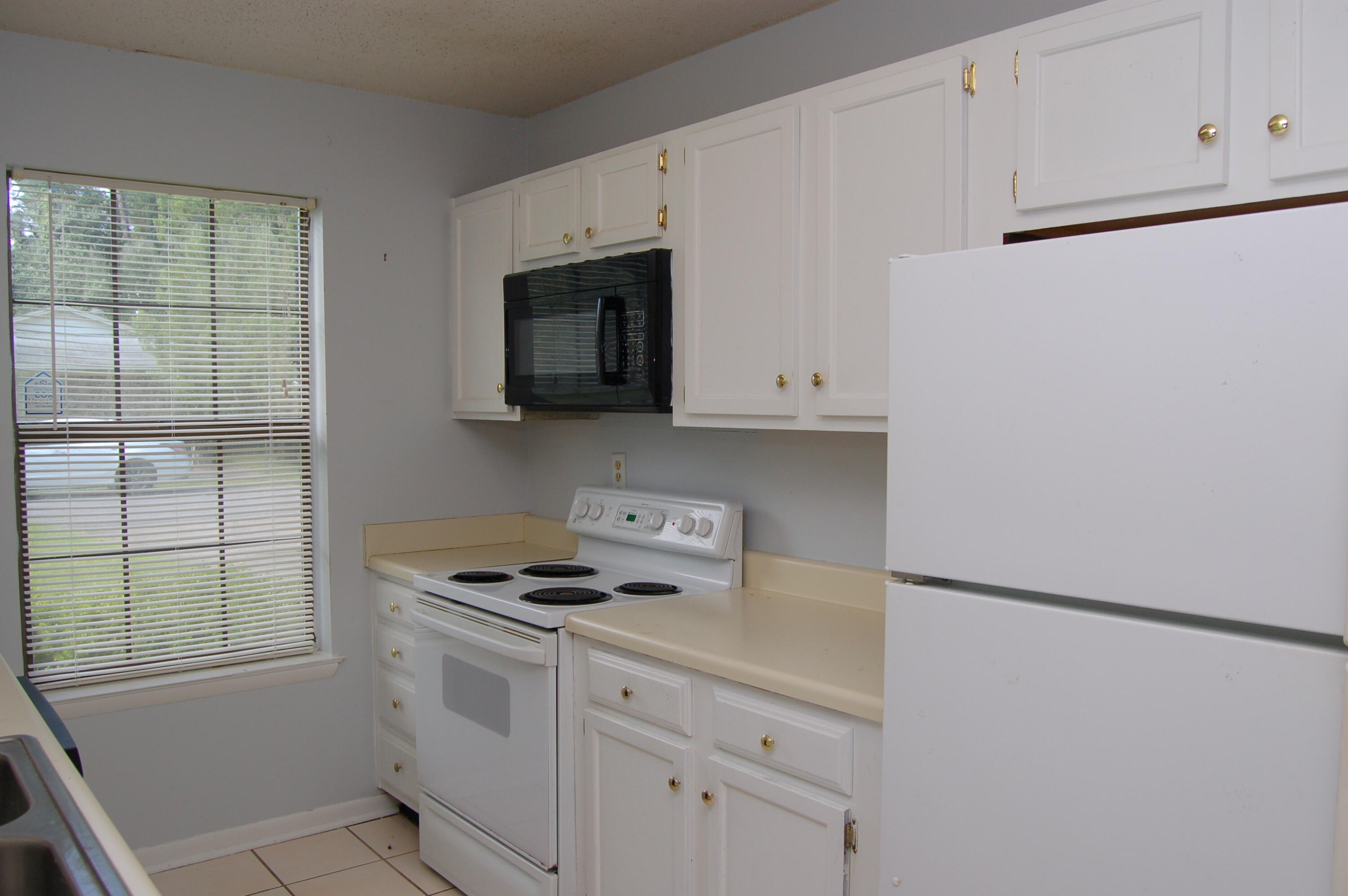 PINE MEADOWS - Residential