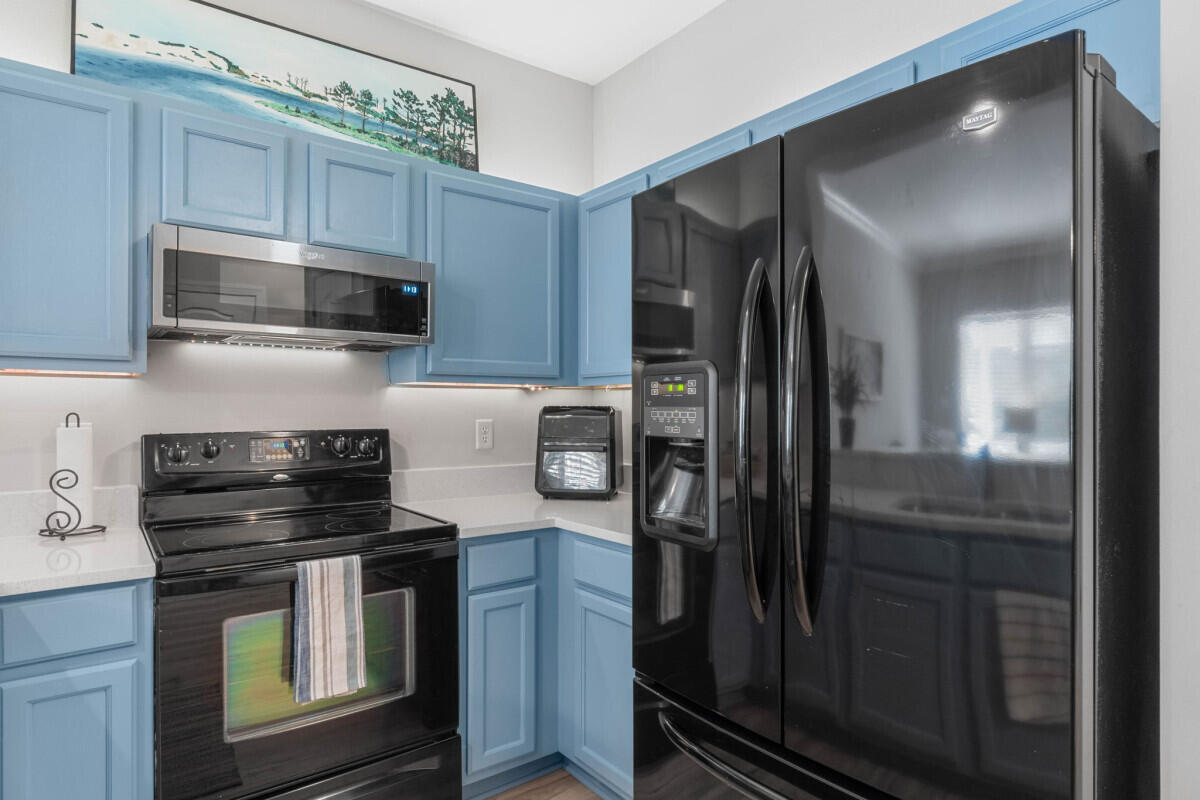 TWIN LAKES TOWNHOMES PH 2 - Residential