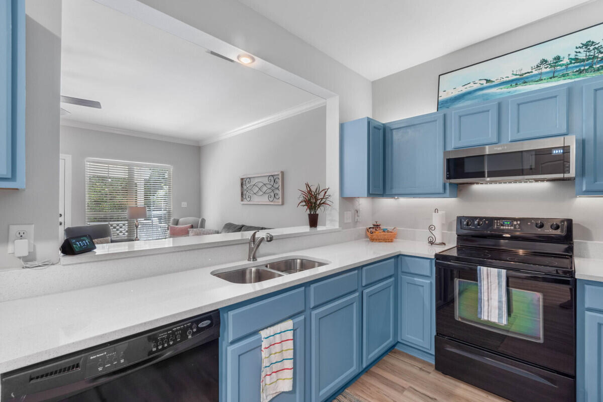 TWIN LAKES TOWNHOMES PH 2 - Residential