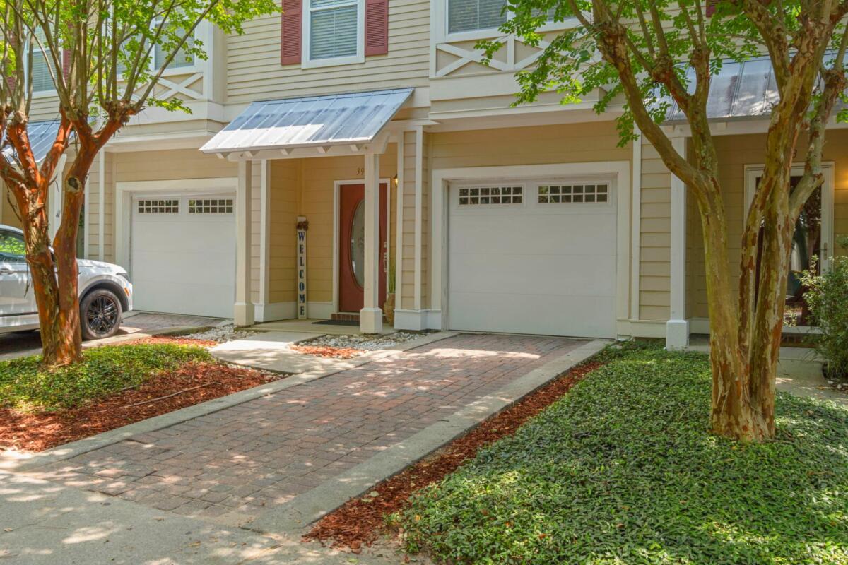 TWIN LAKES TOWNHOMES PH 2 - Residential