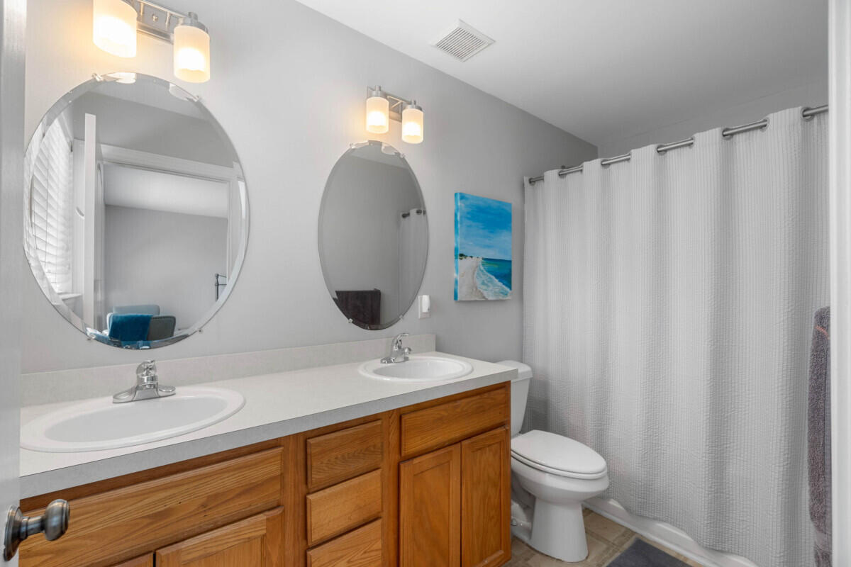 TWIN LAKES TOWNHOMES PH 2 - Residential