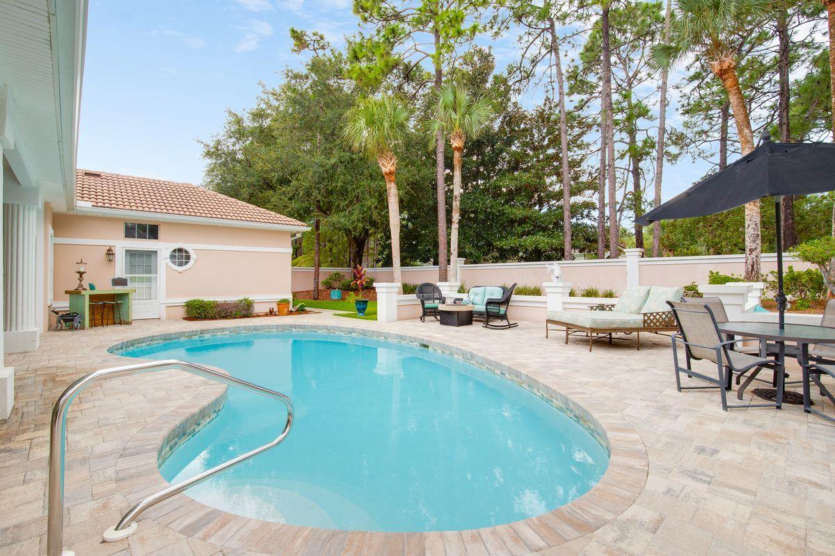 BAYTOWNE AVE EAST - Residential