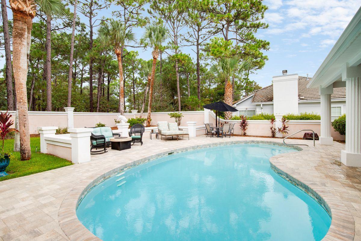 BAYTOWNE AVE EAST - Residential