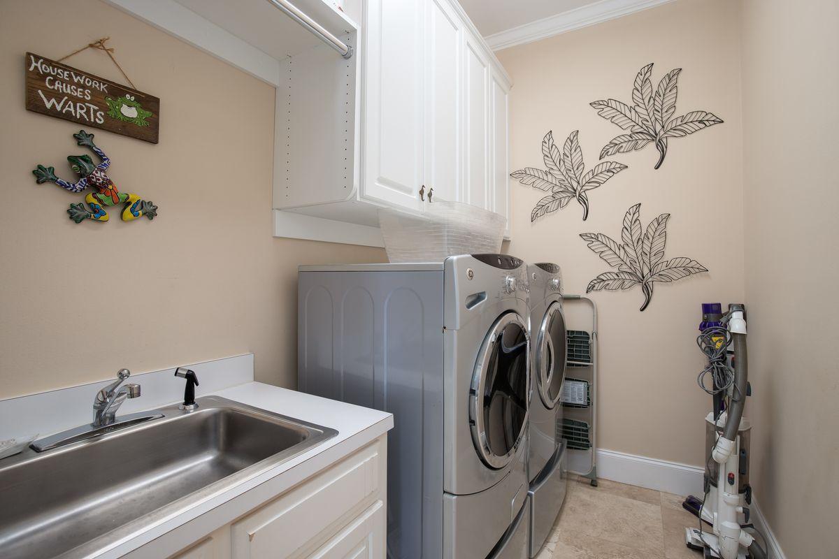 BAYTOWNE AVE EAST - Residential