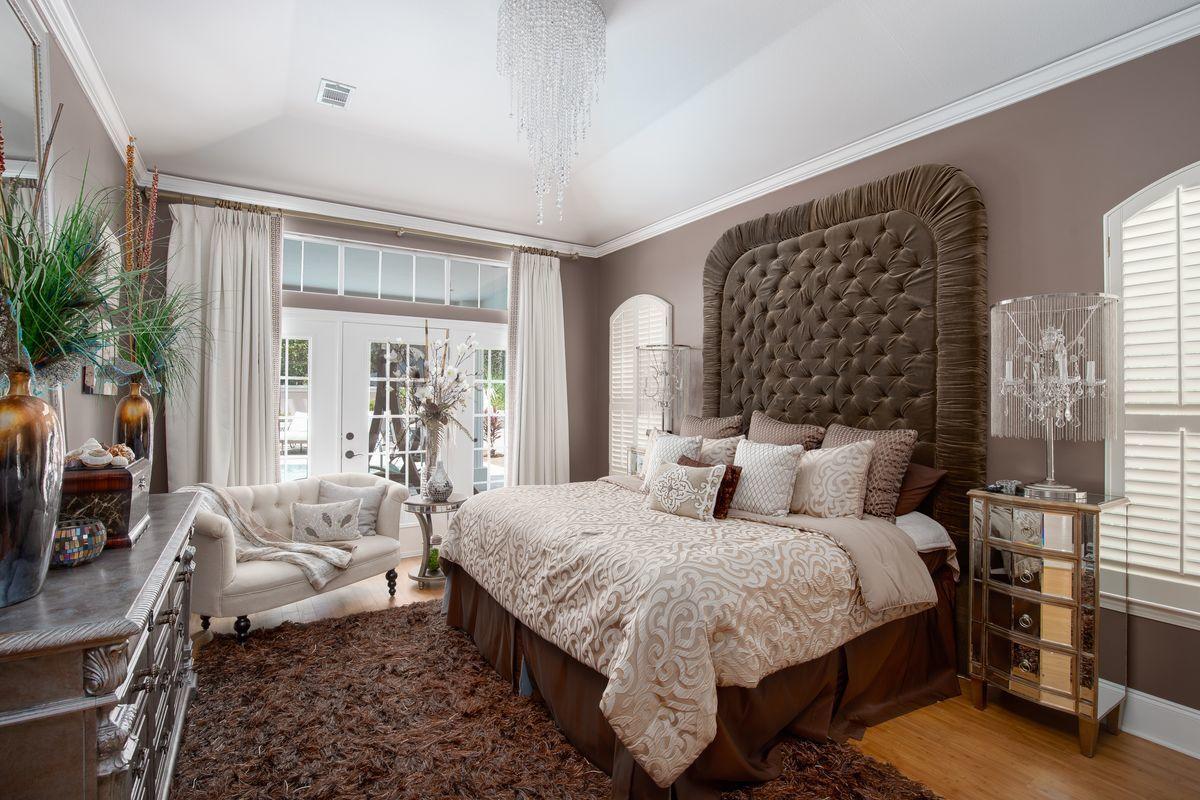 BAYTOWNE AVE EAST - Residential