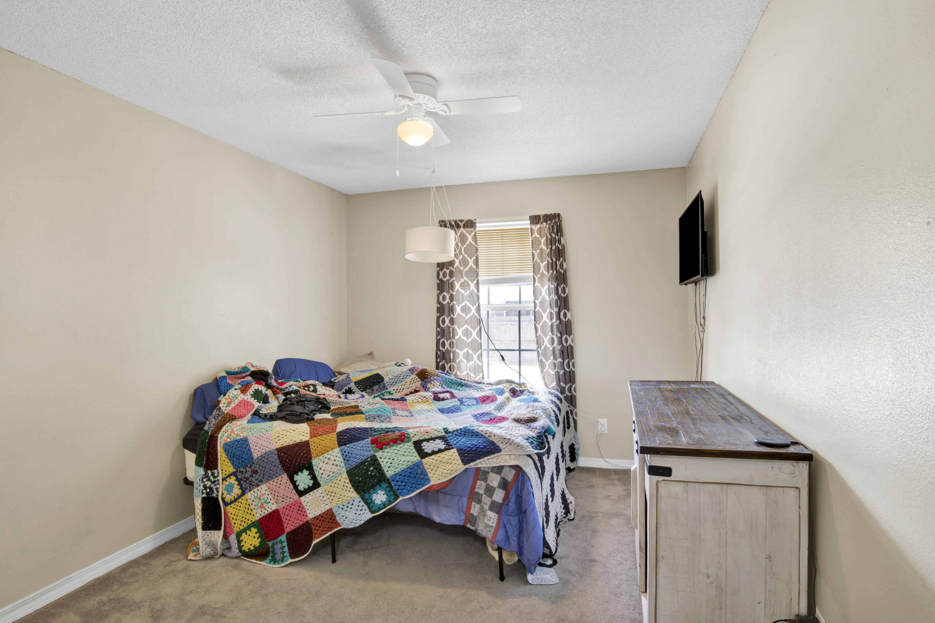 HAWK'S NEST - Residential