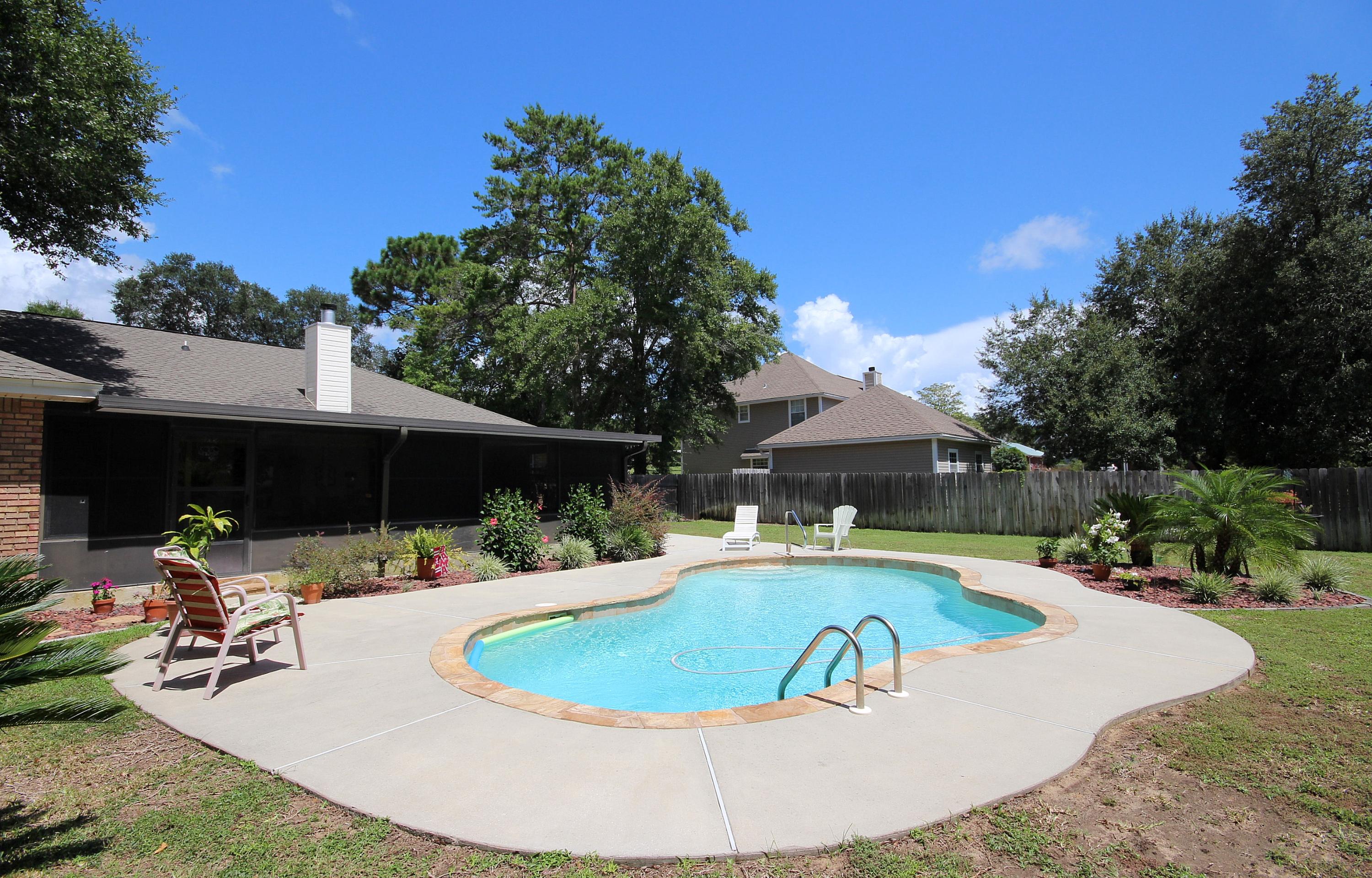 WOODLAND SHORES - Residential