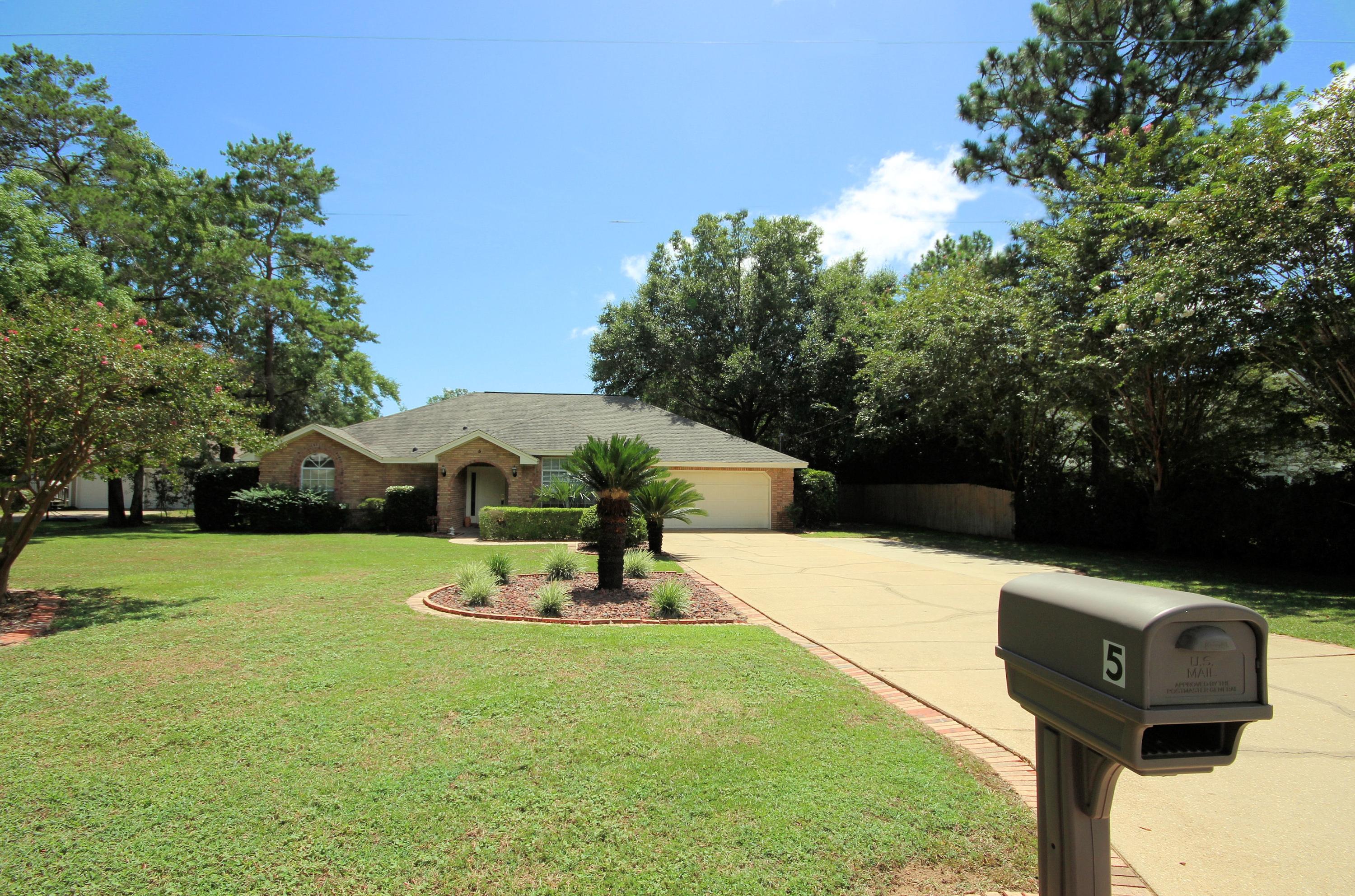 WOODLAND SHORES - Residential