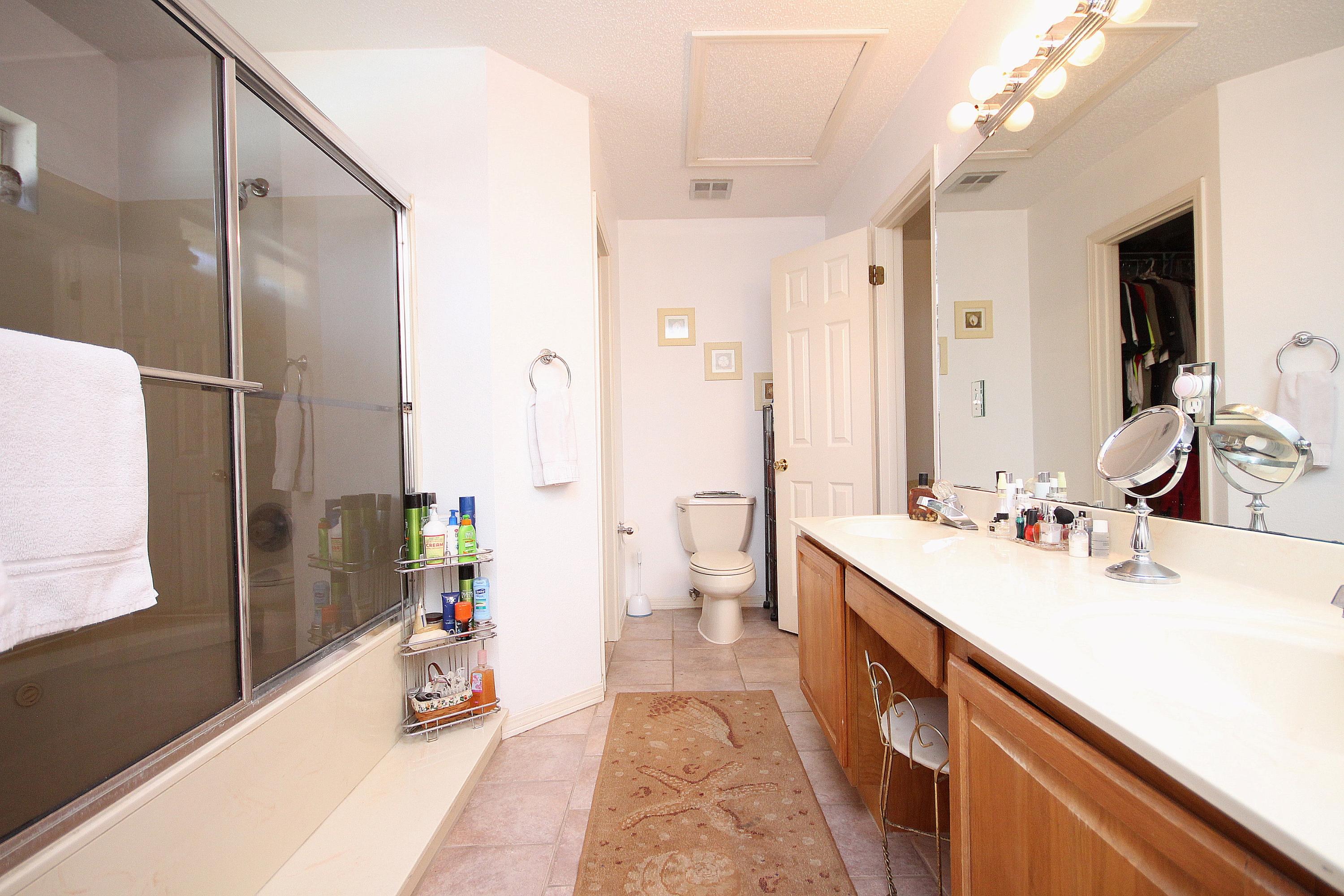 WOODLAND SHORES - Residential