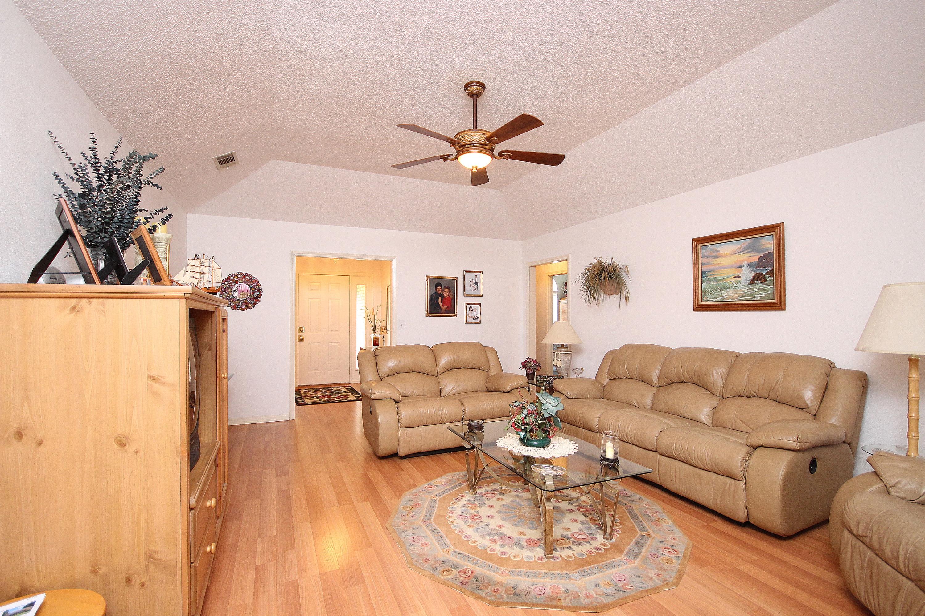 WOODLAND SHORES - Residential