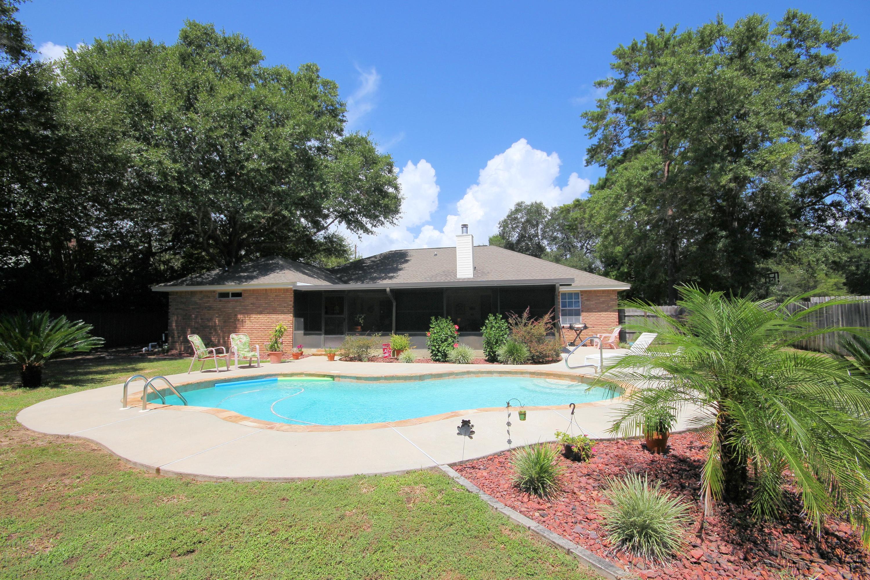 WOODLAND SHORES - Residential