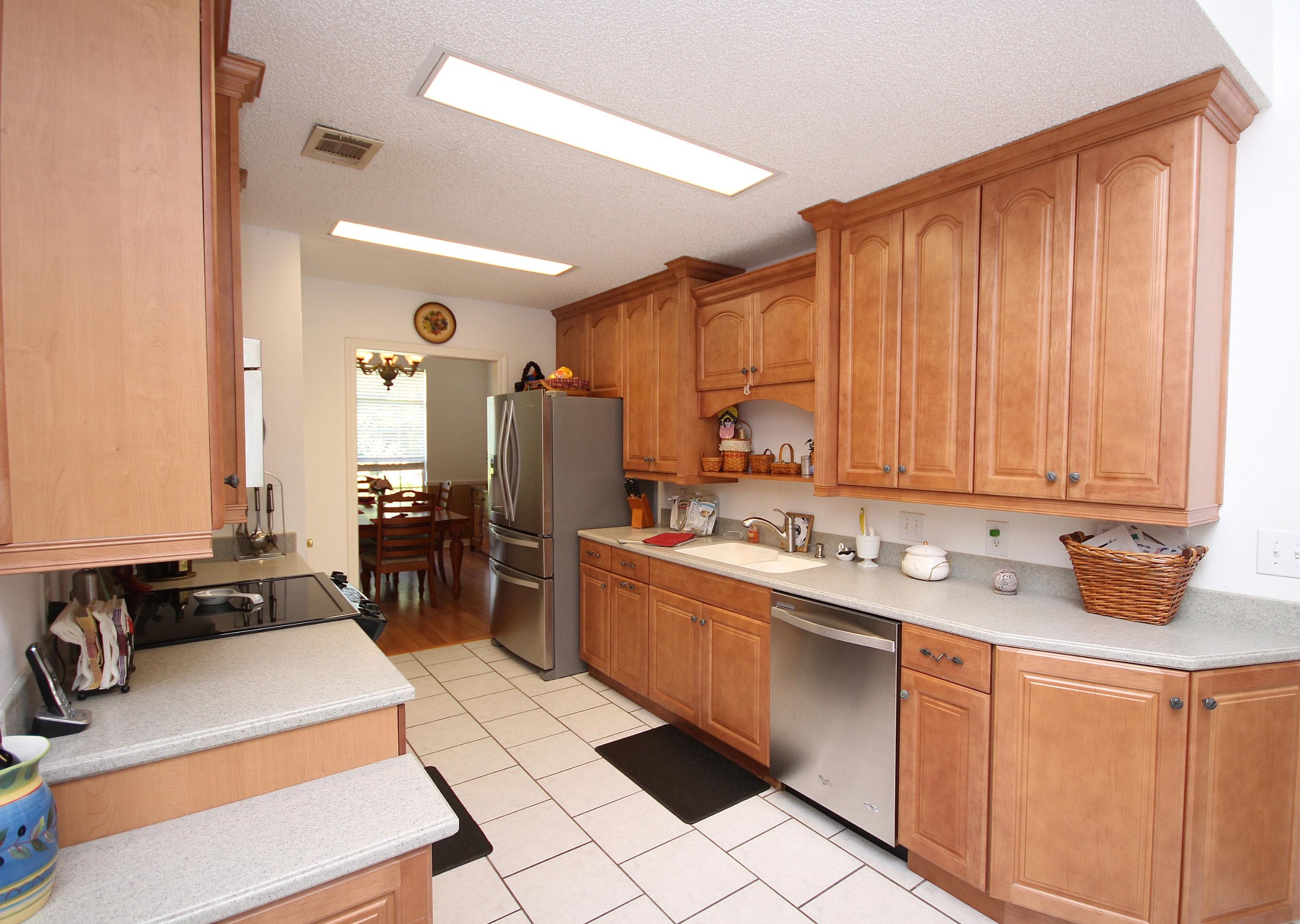 WOODLAND SHORES - Residential