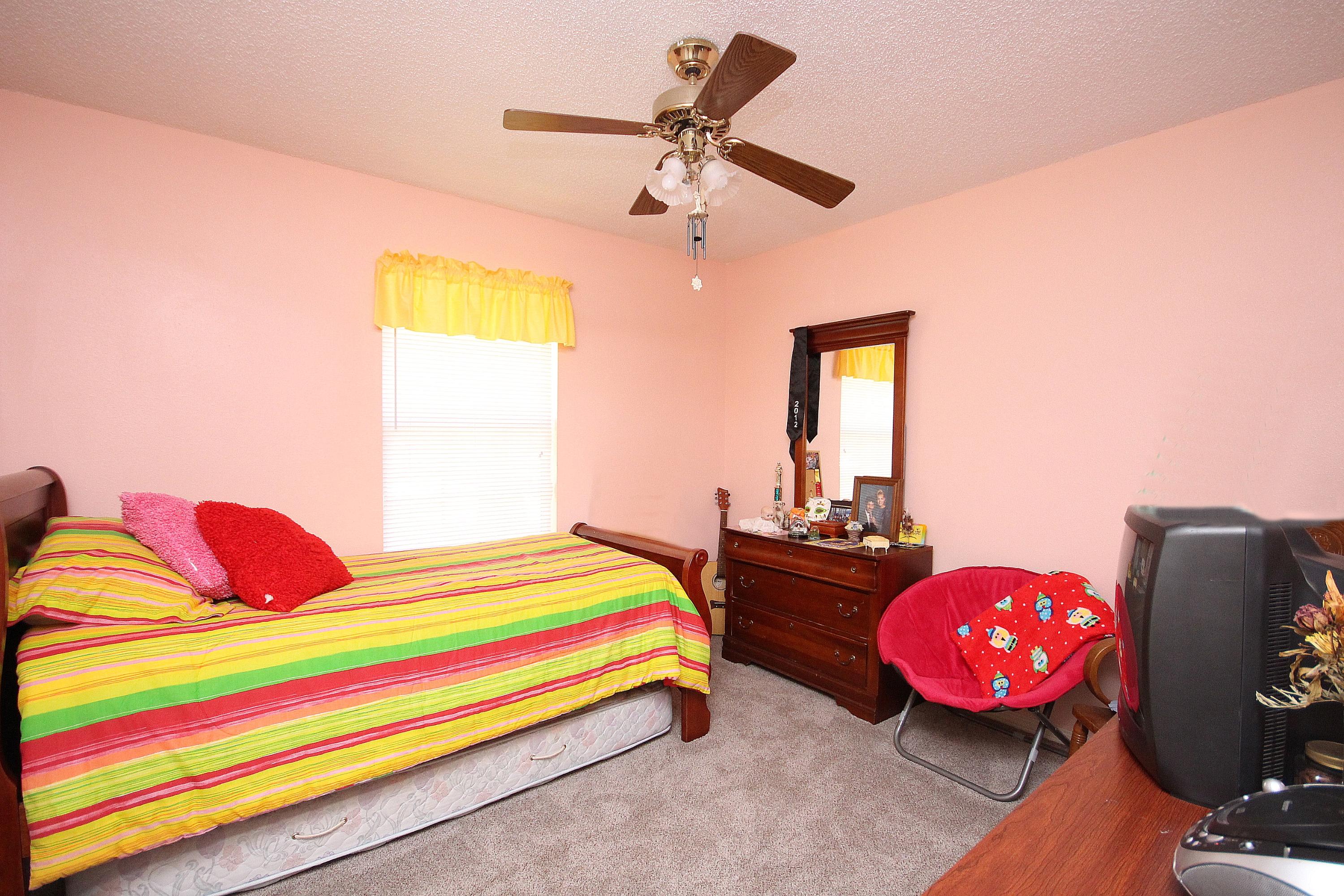 WOODLAND SHORES - Residential