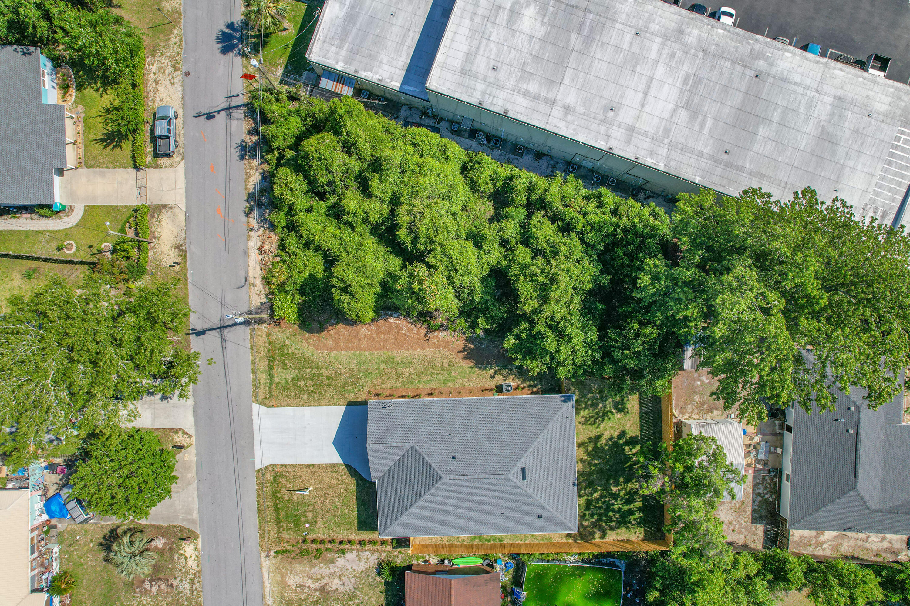 NO RECORDED SUBDIVISION - Land